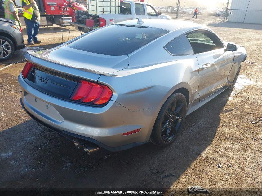 FORD MUSTANG image 4