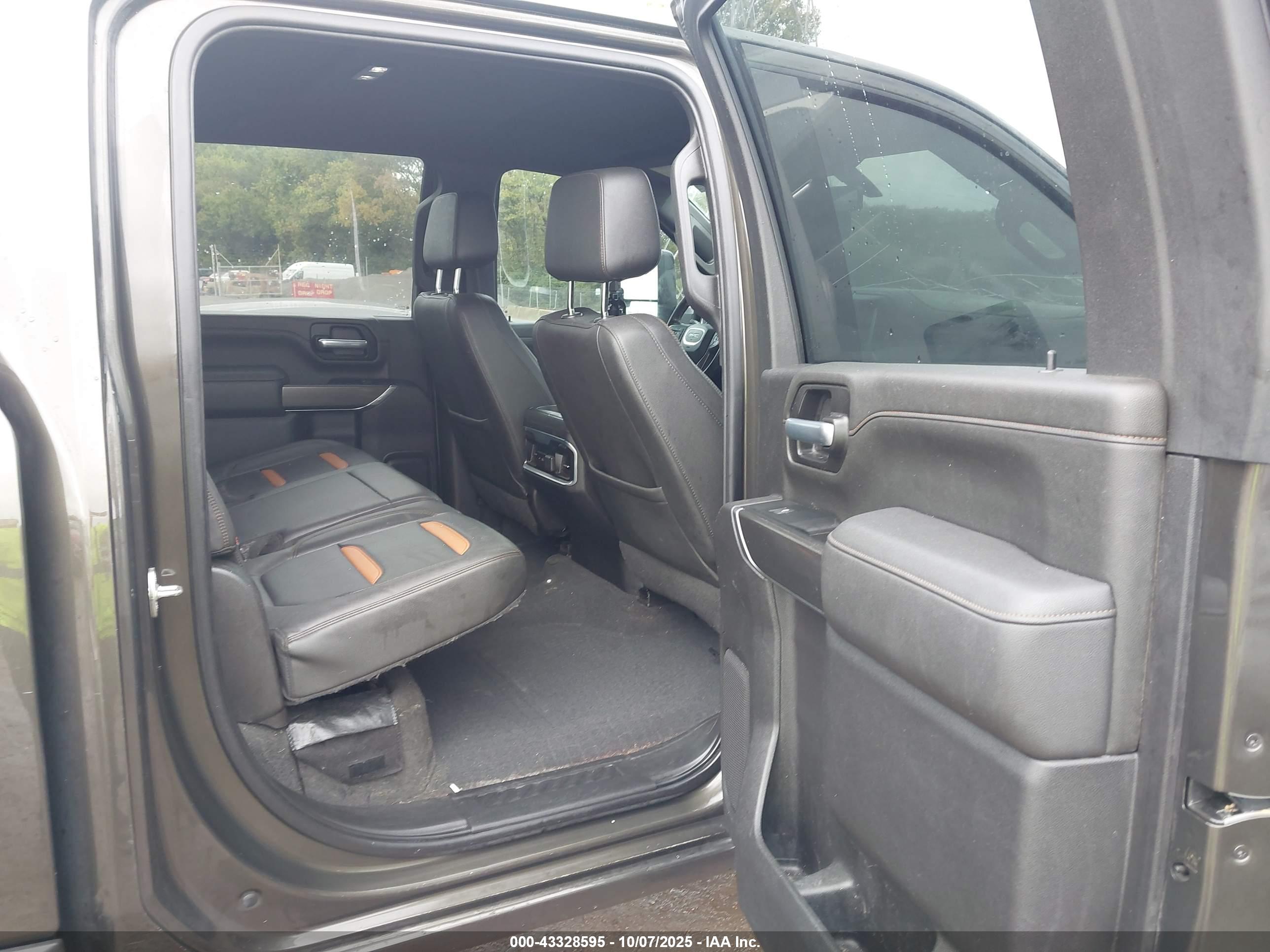GMC SIERRA image 7