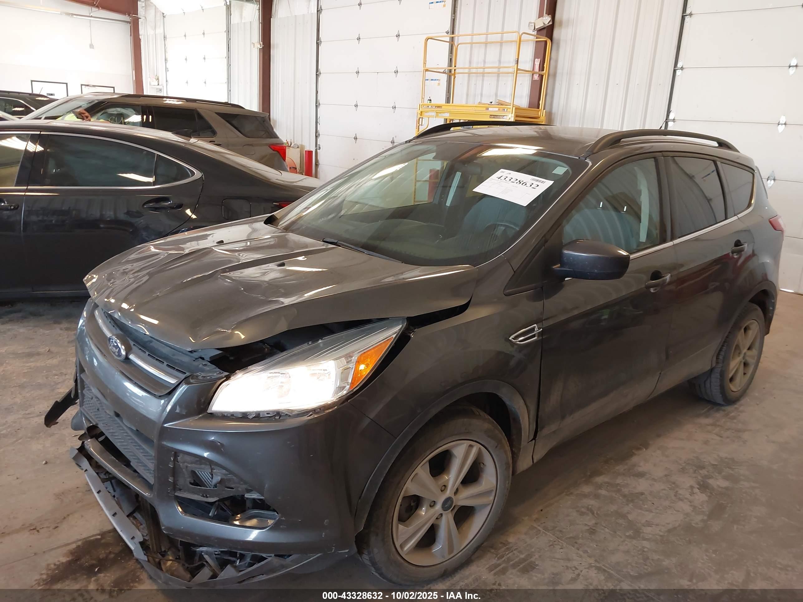 FORD ESCAPE image 2