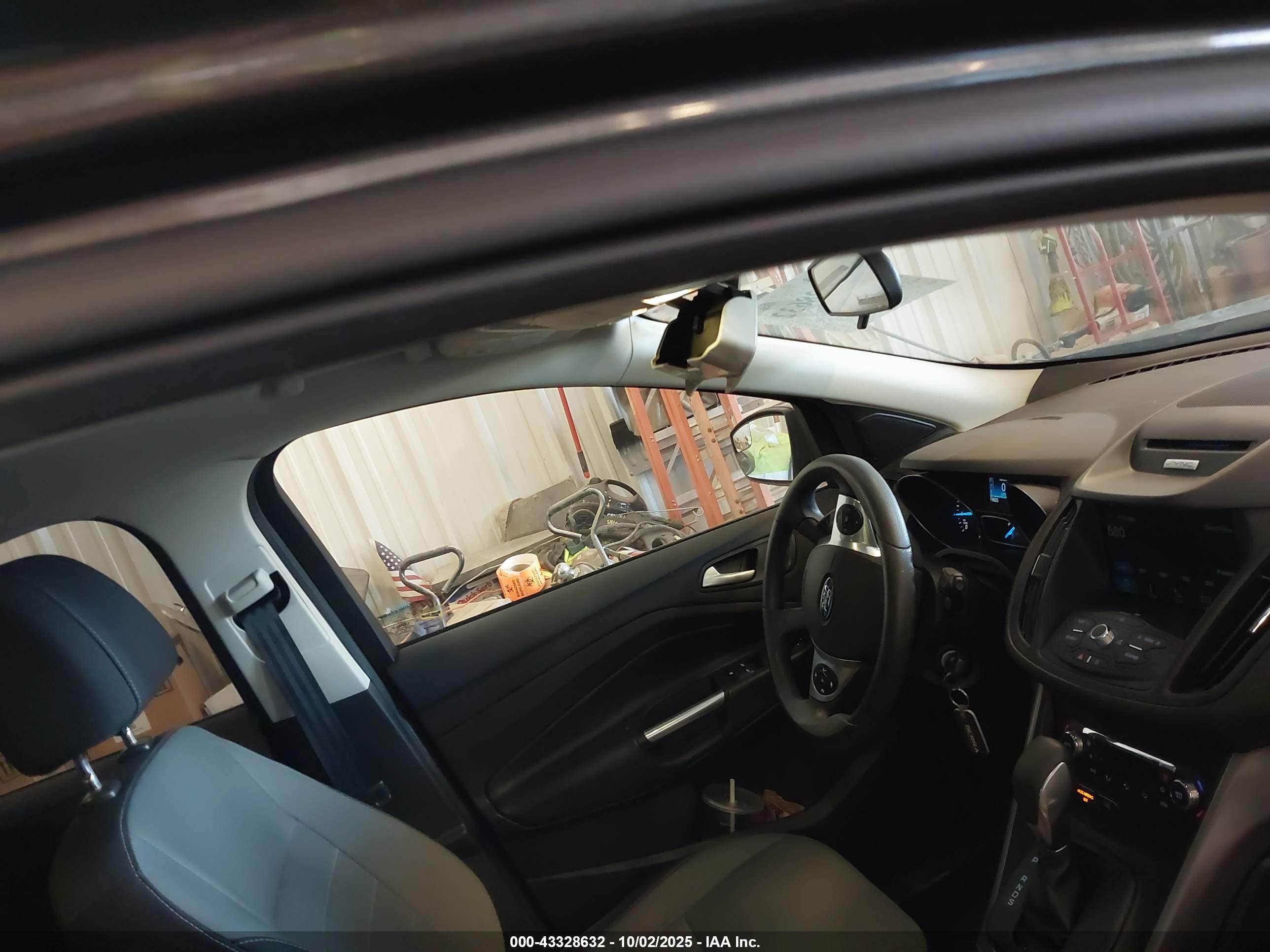 FORD ESCAPE image 5