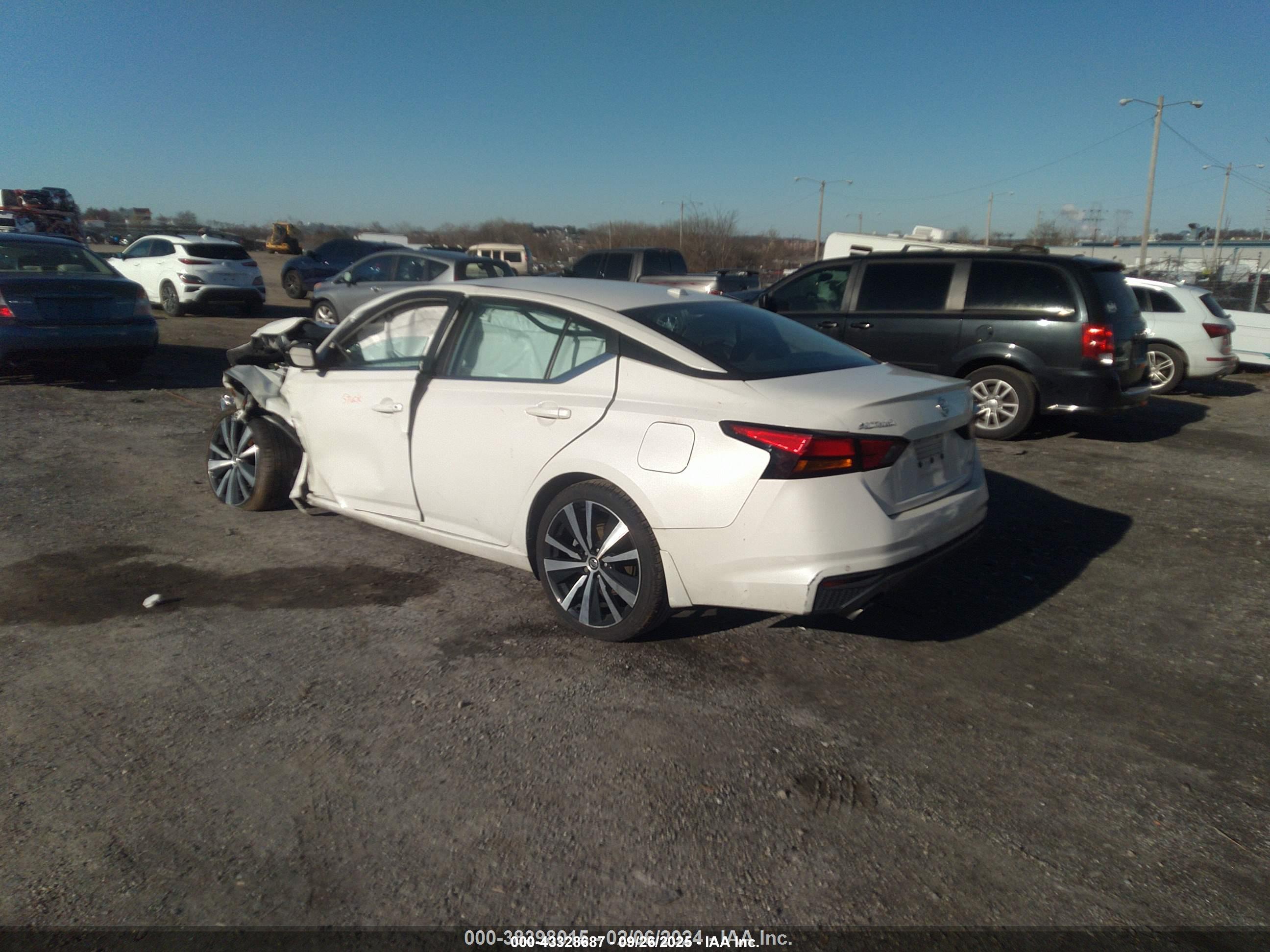 NISSAN ALTIMA image 3