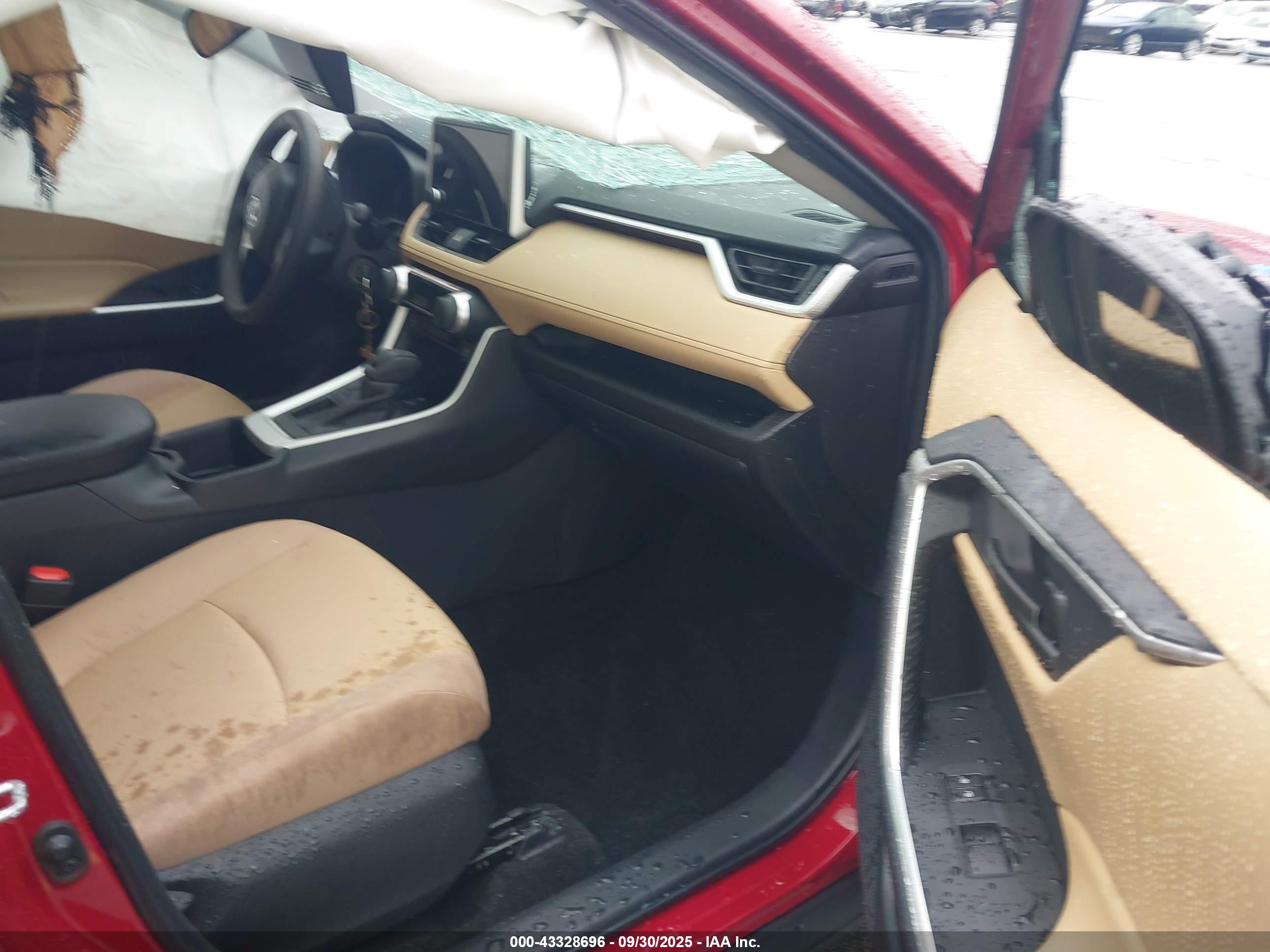 TOYOTA RAV4 image 5