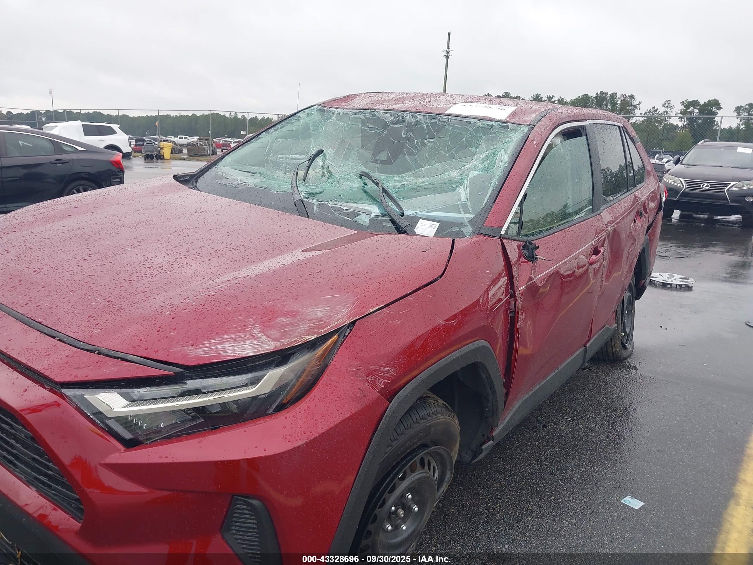 TOYOTA RAV4 image 6