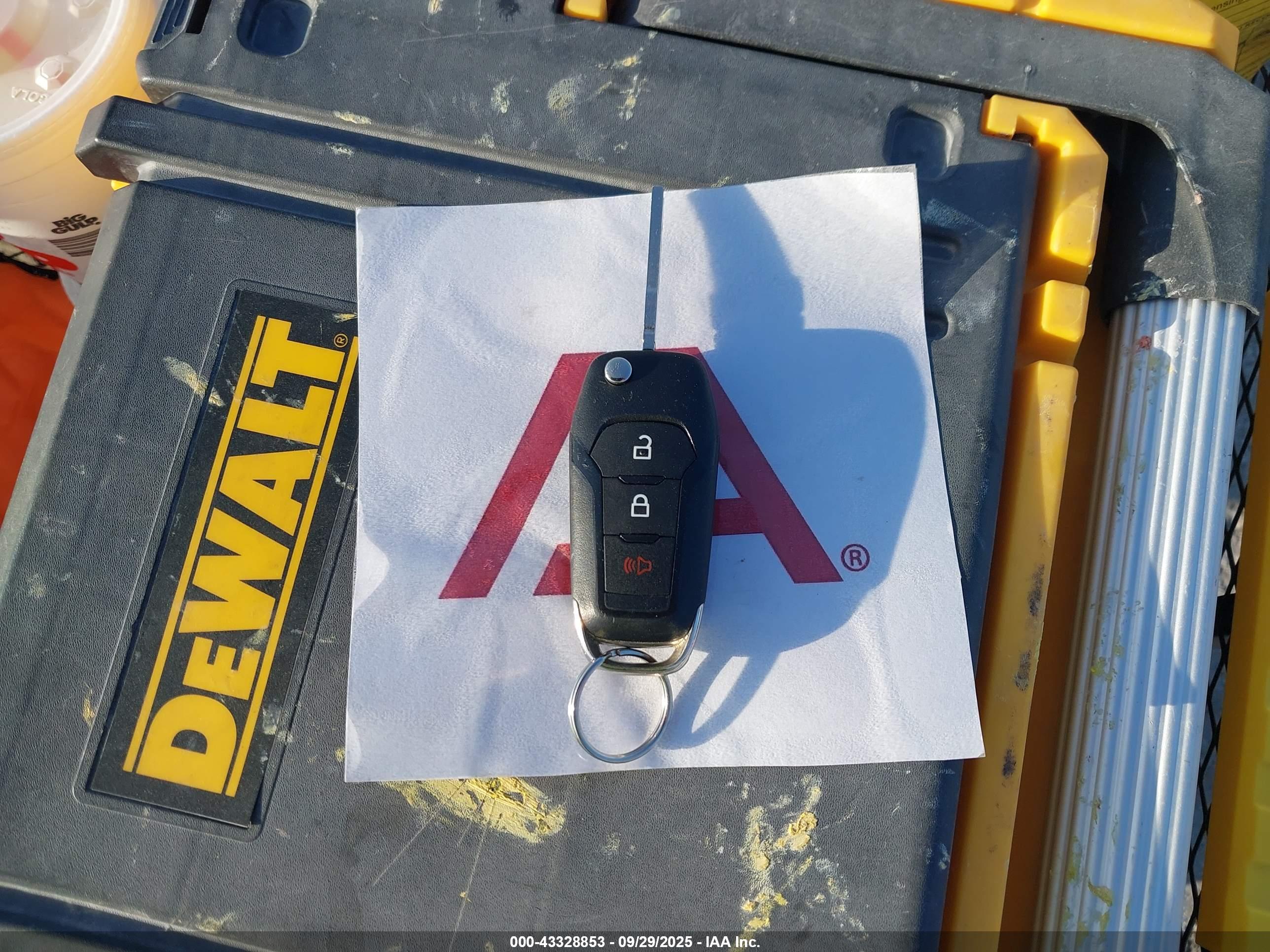 FORD ESCAPE image 11