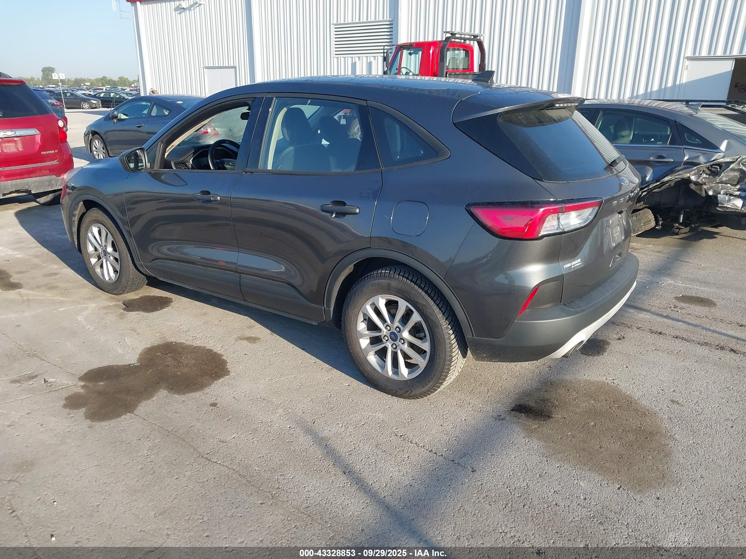 FORD ESCAPE image 3