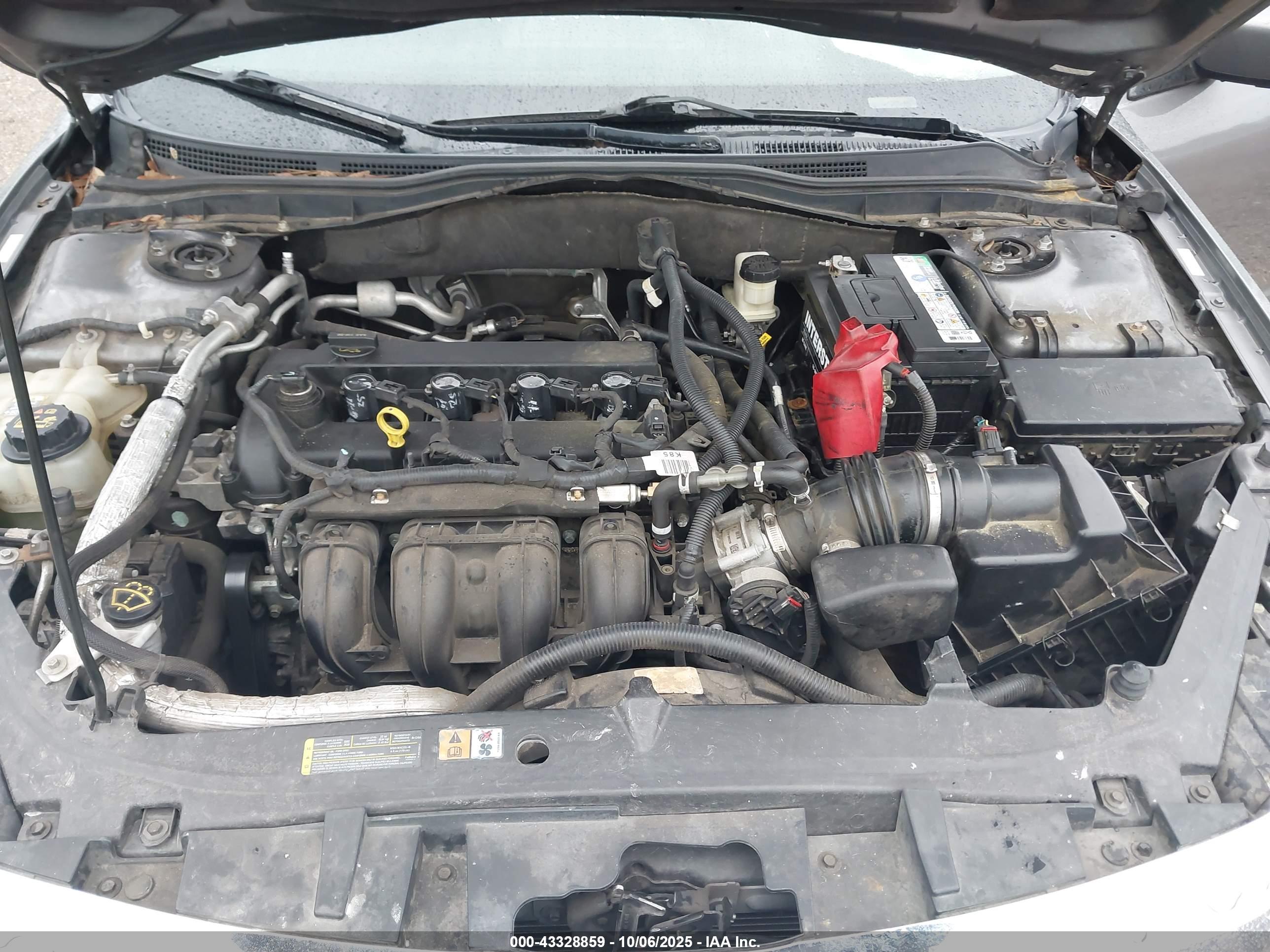 FORD FUSION image 10