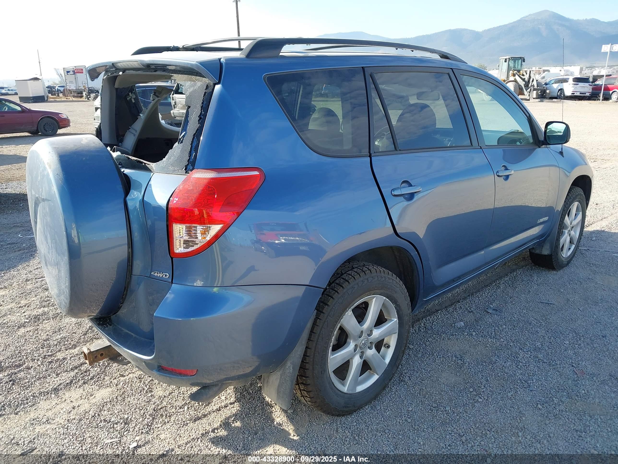 TOYOTA RAV4 image 4