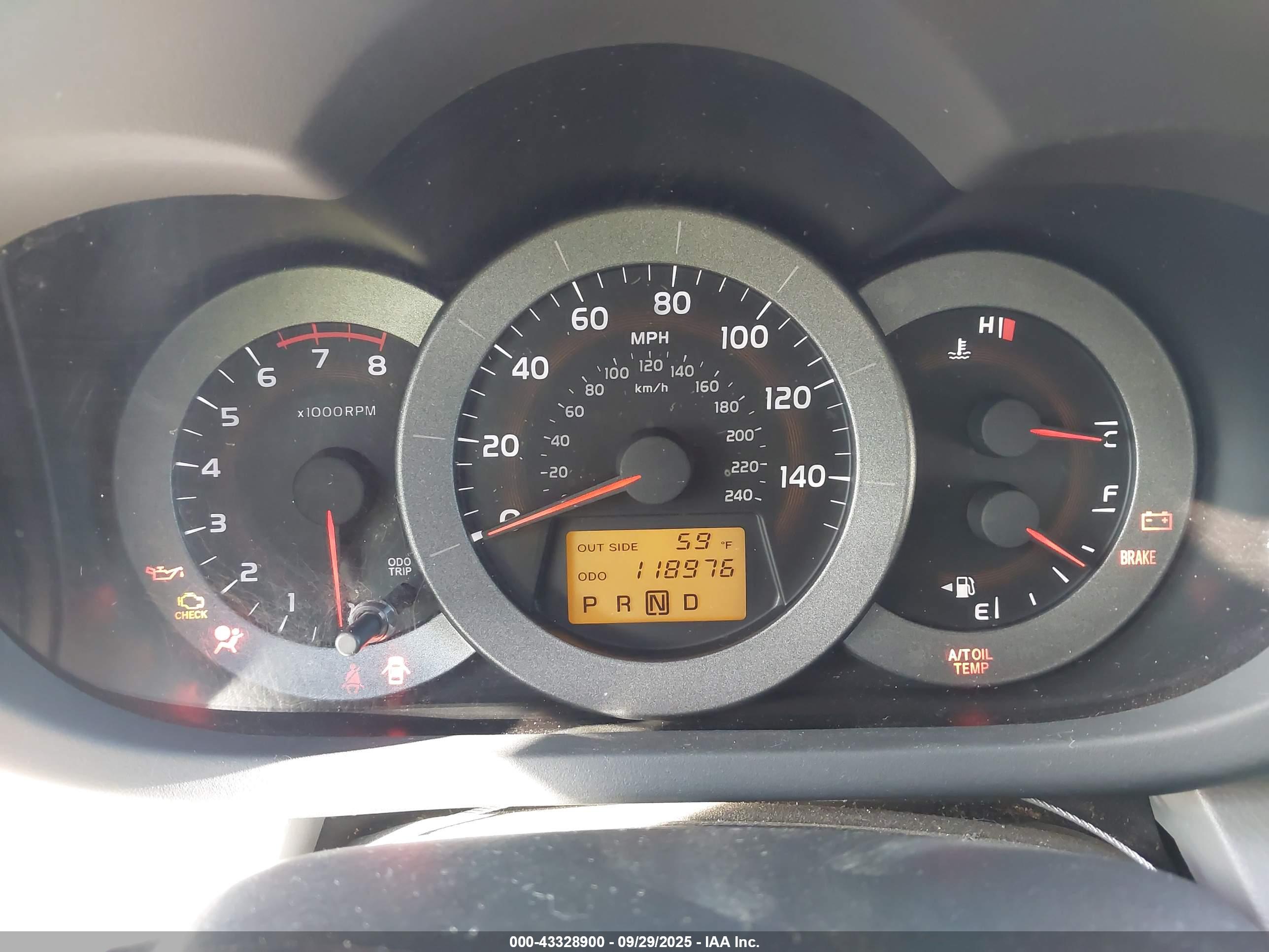 TOYOTA RAV4 image 7
