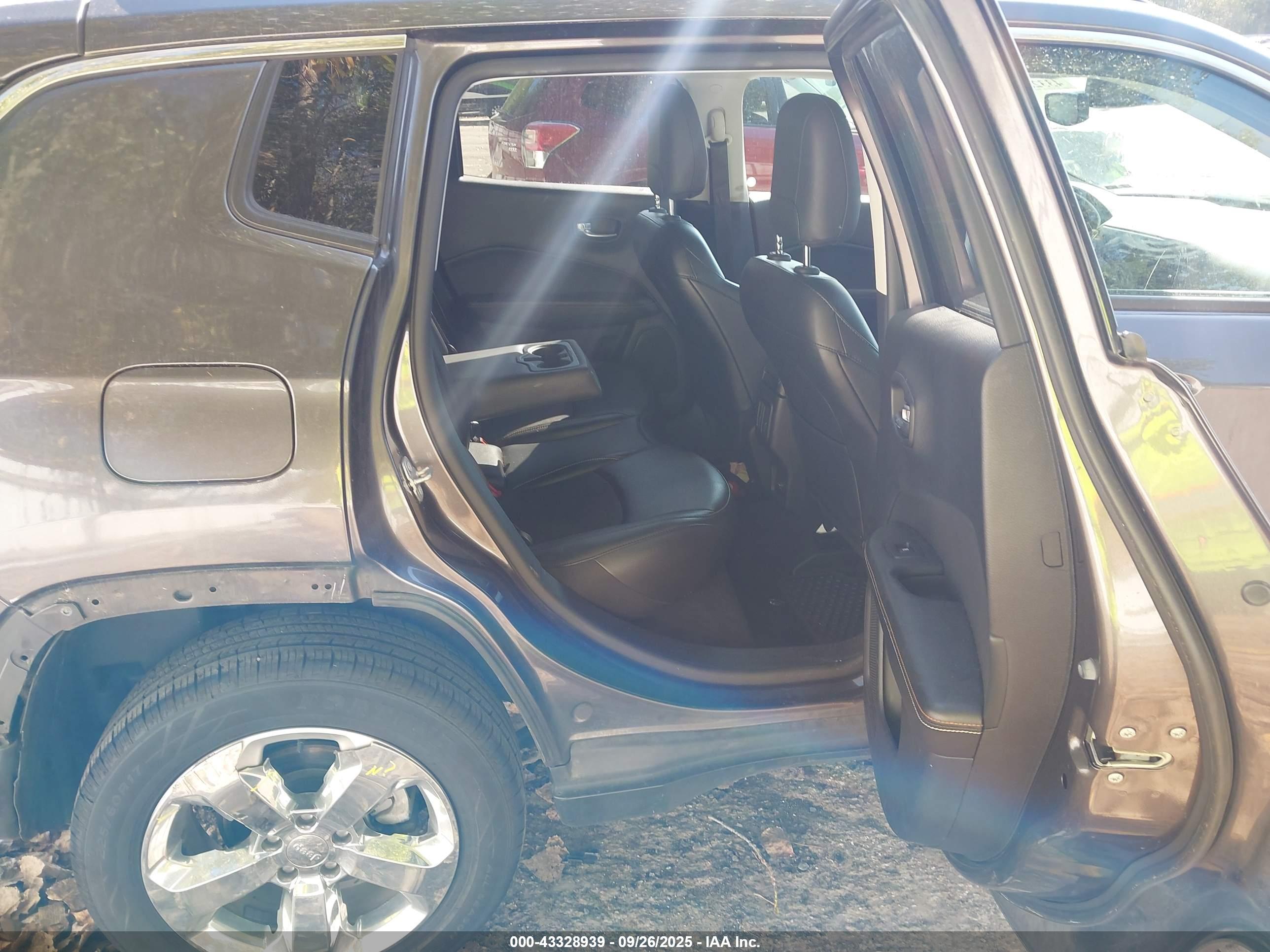 JEEP COMPASS image 8