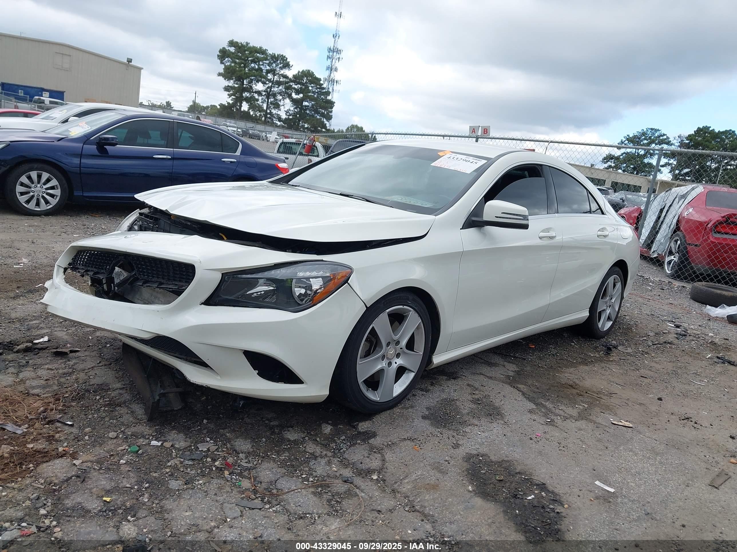 MERCEDES-BENZ CLA image 2