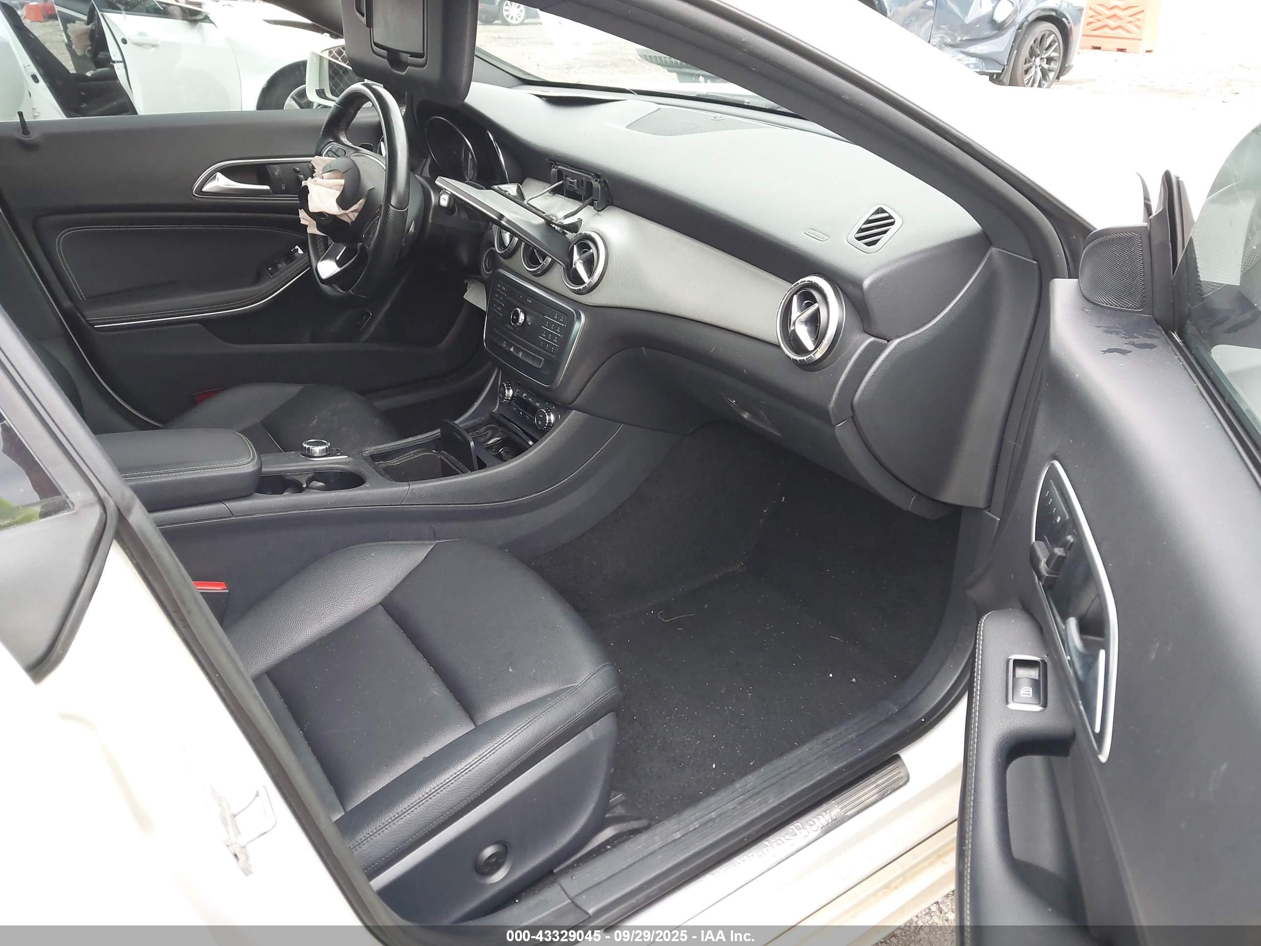 MERCEDES-BENZ CLA image 5