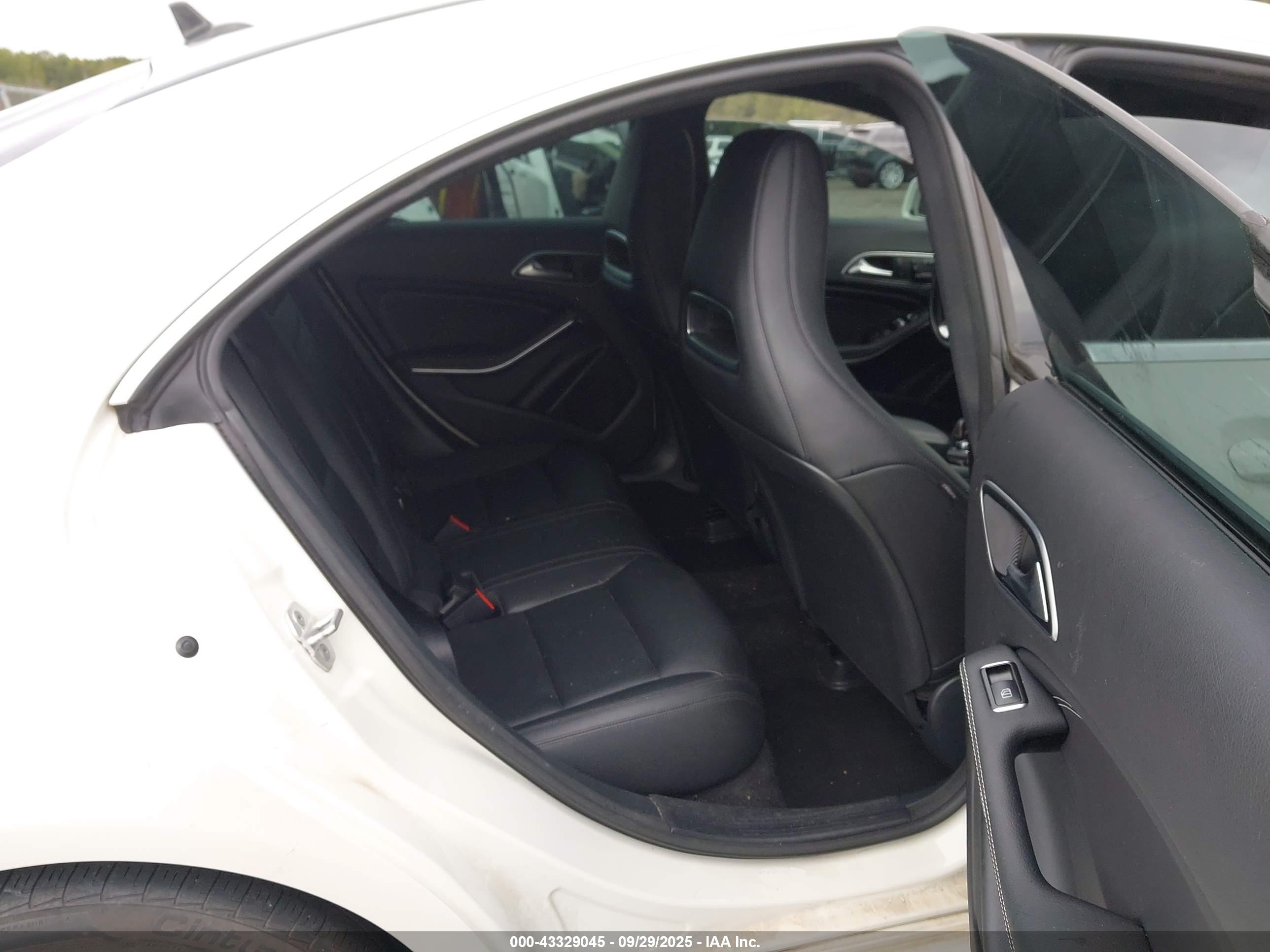 MERCEDES-BENZ CLA image 8