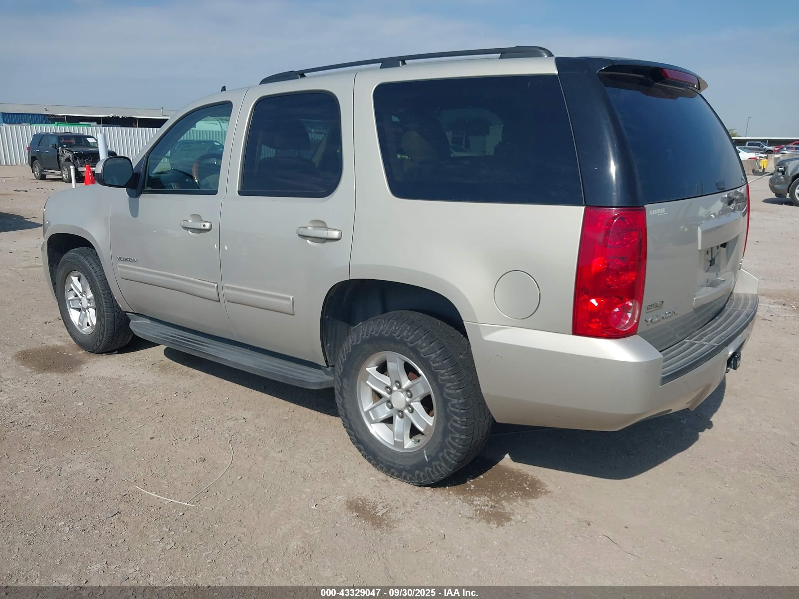 GMC YUKON image 3