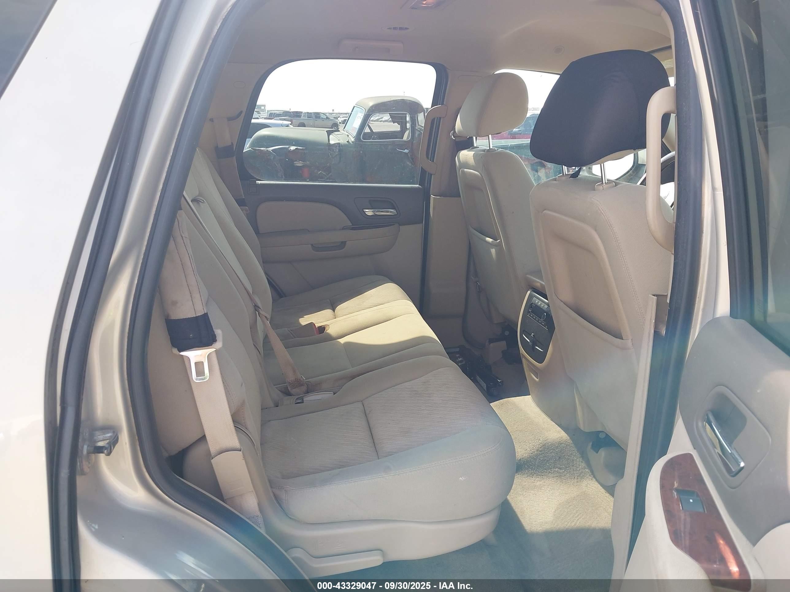 GMC YUKON image 8