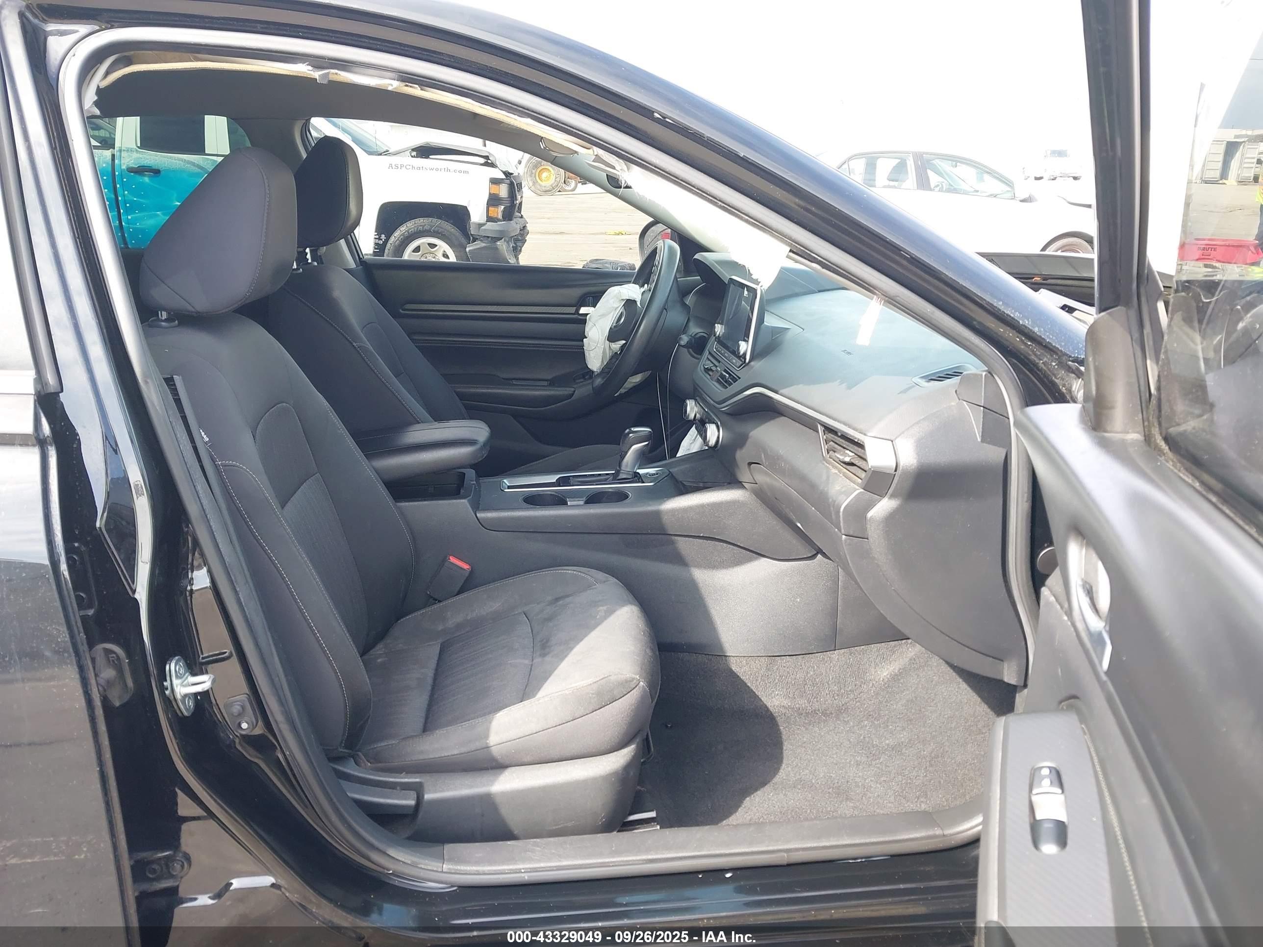 NISSAN ALTIMA image 5