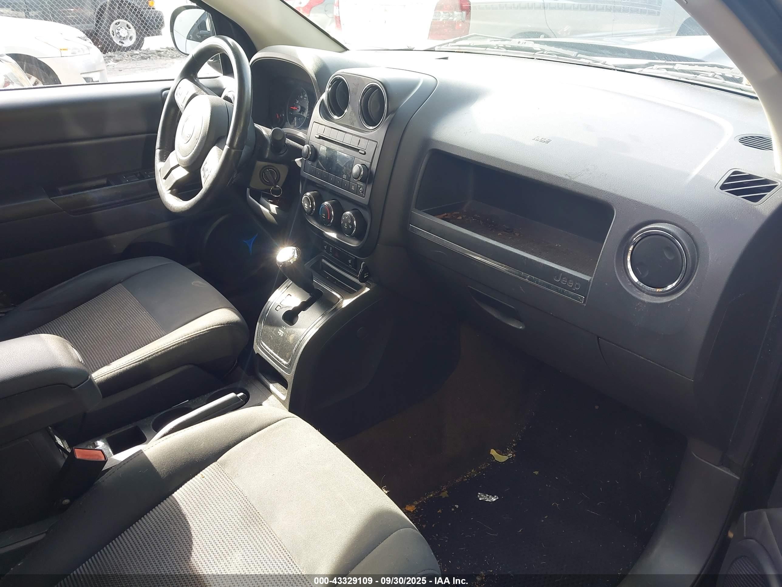 JEEP COMPASS image 5