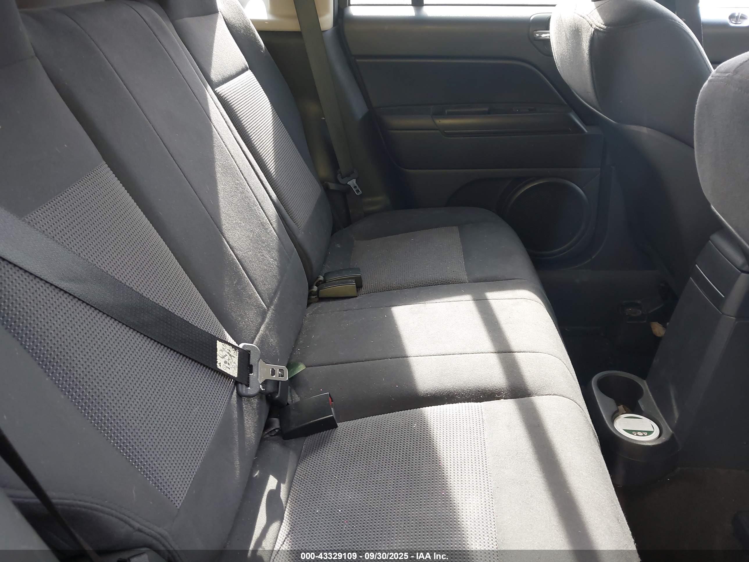 JEEP COMPASS image 8