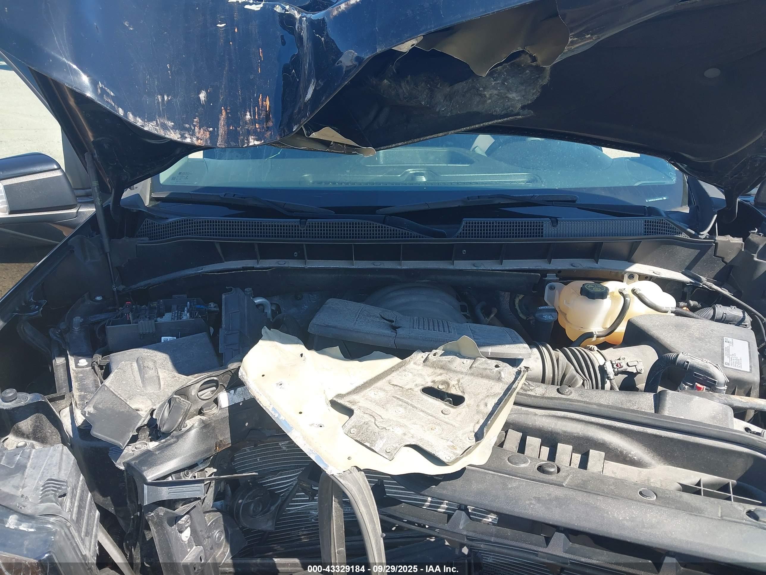 CHEVROLET SILVERADO image 10