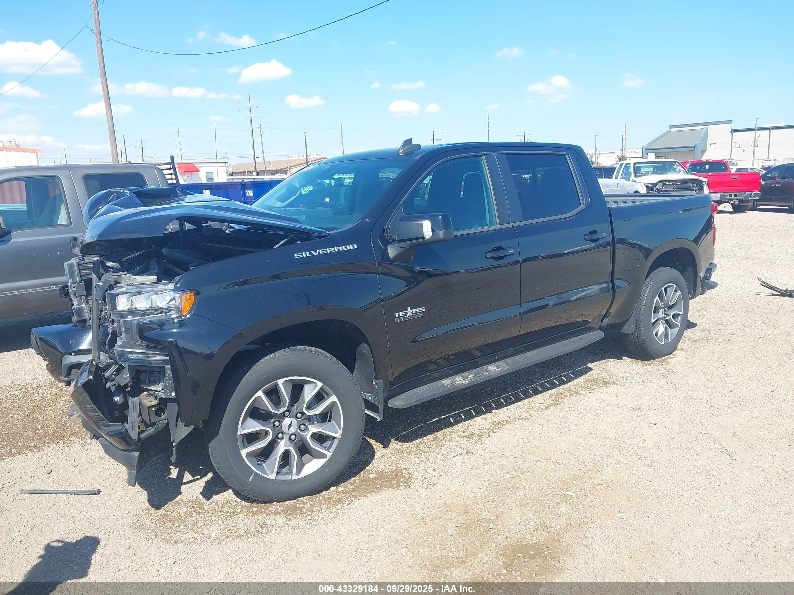 CHEVROLET SILVERADO image 2