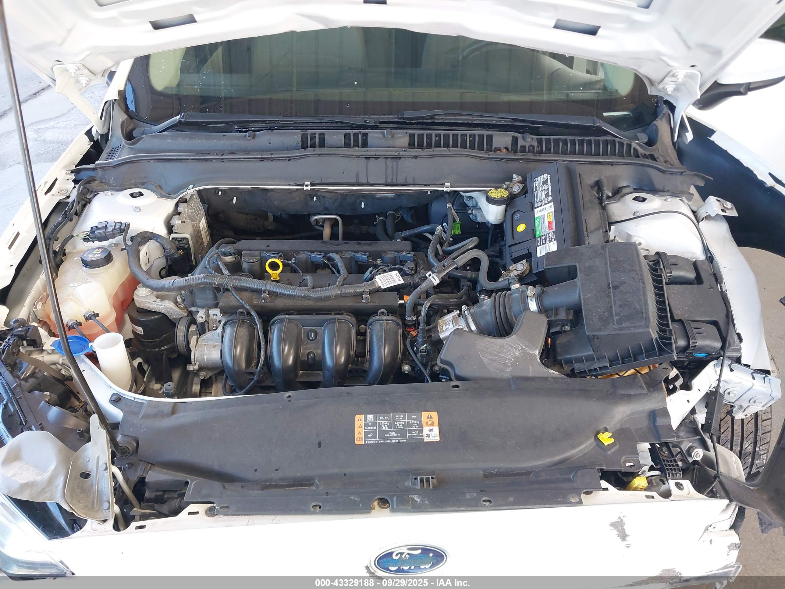 FORD FUSION image 10