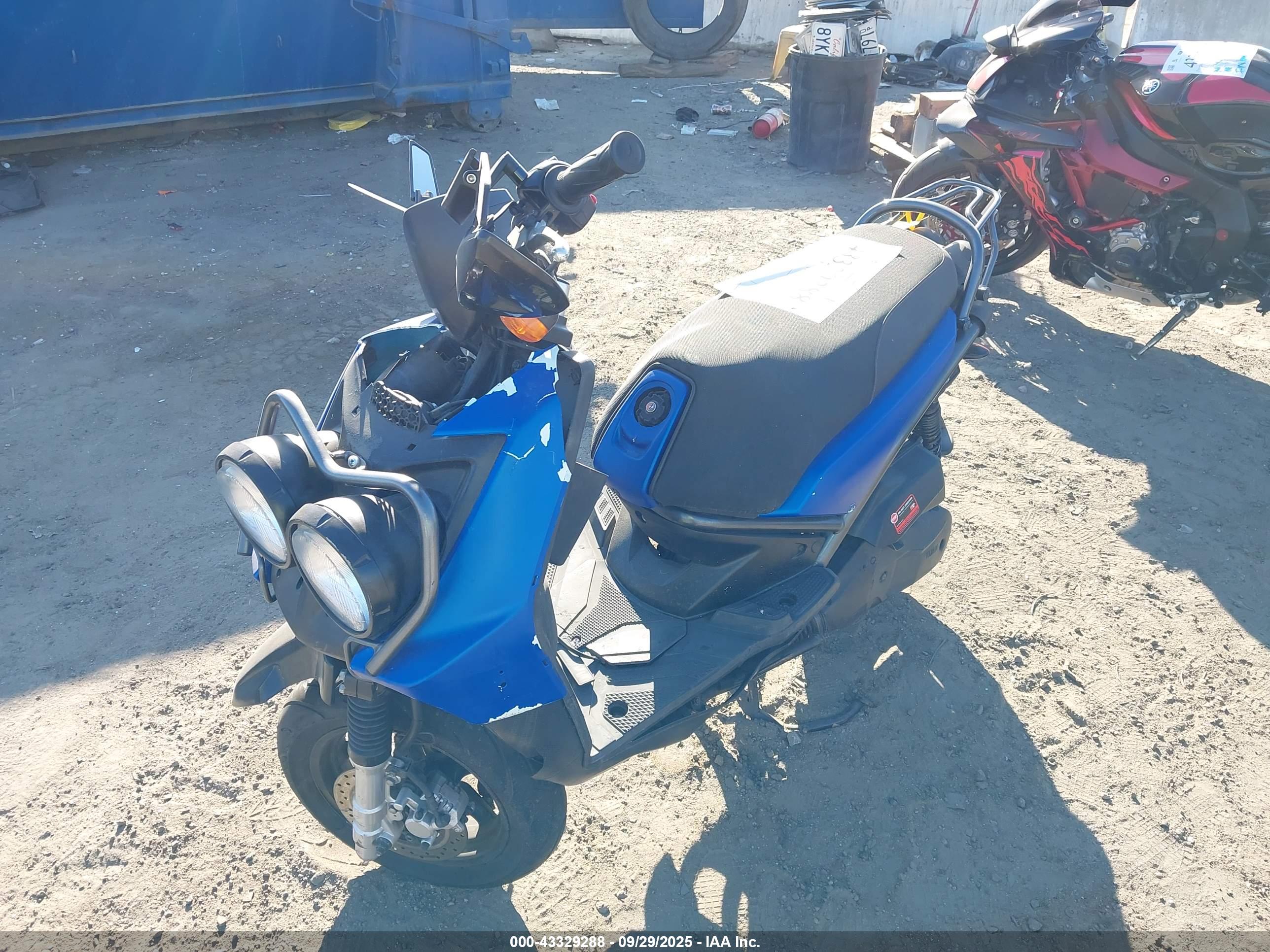 YAMAHA YW125 image 2