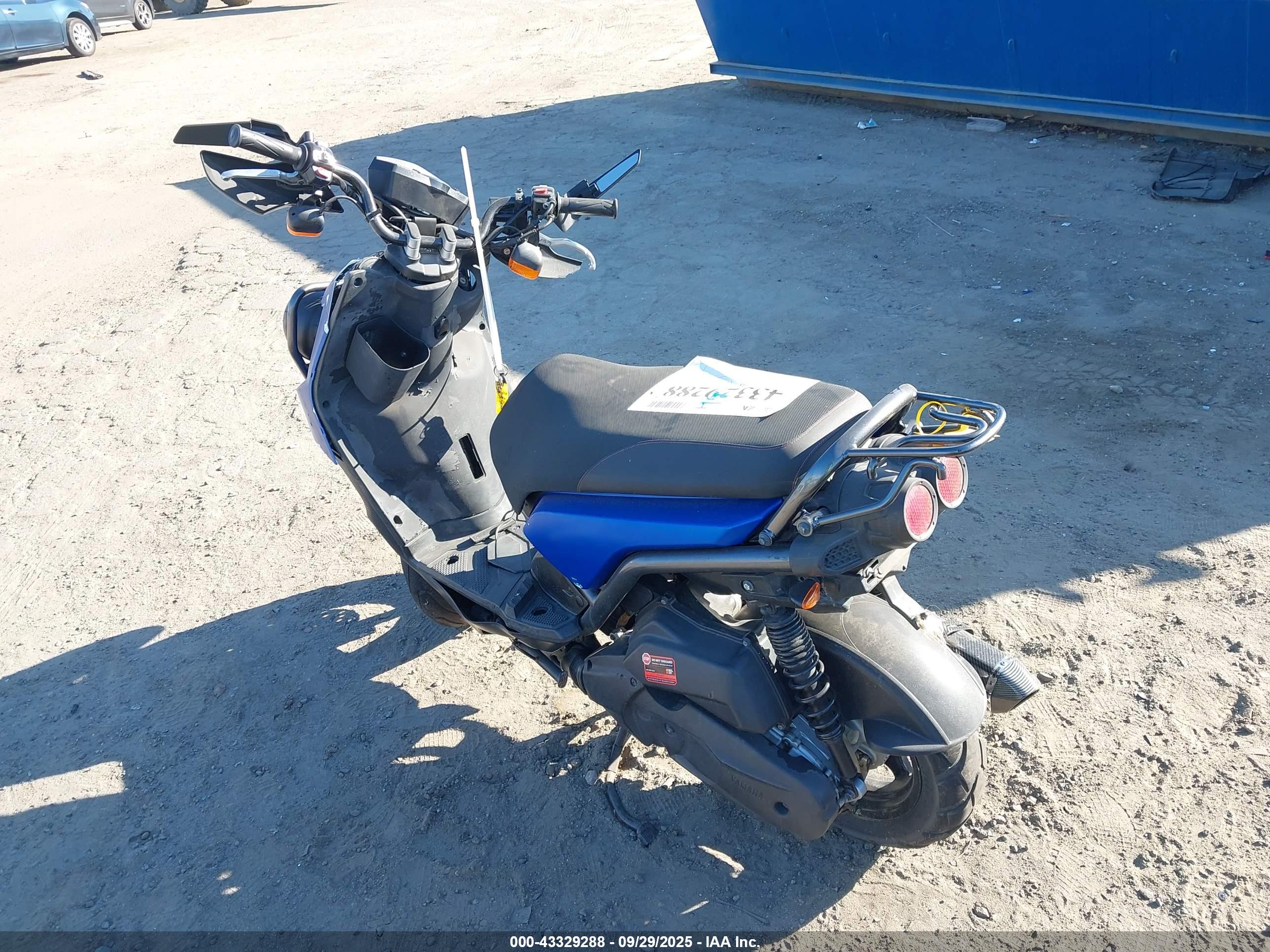 YAMAHA YW125 image 3