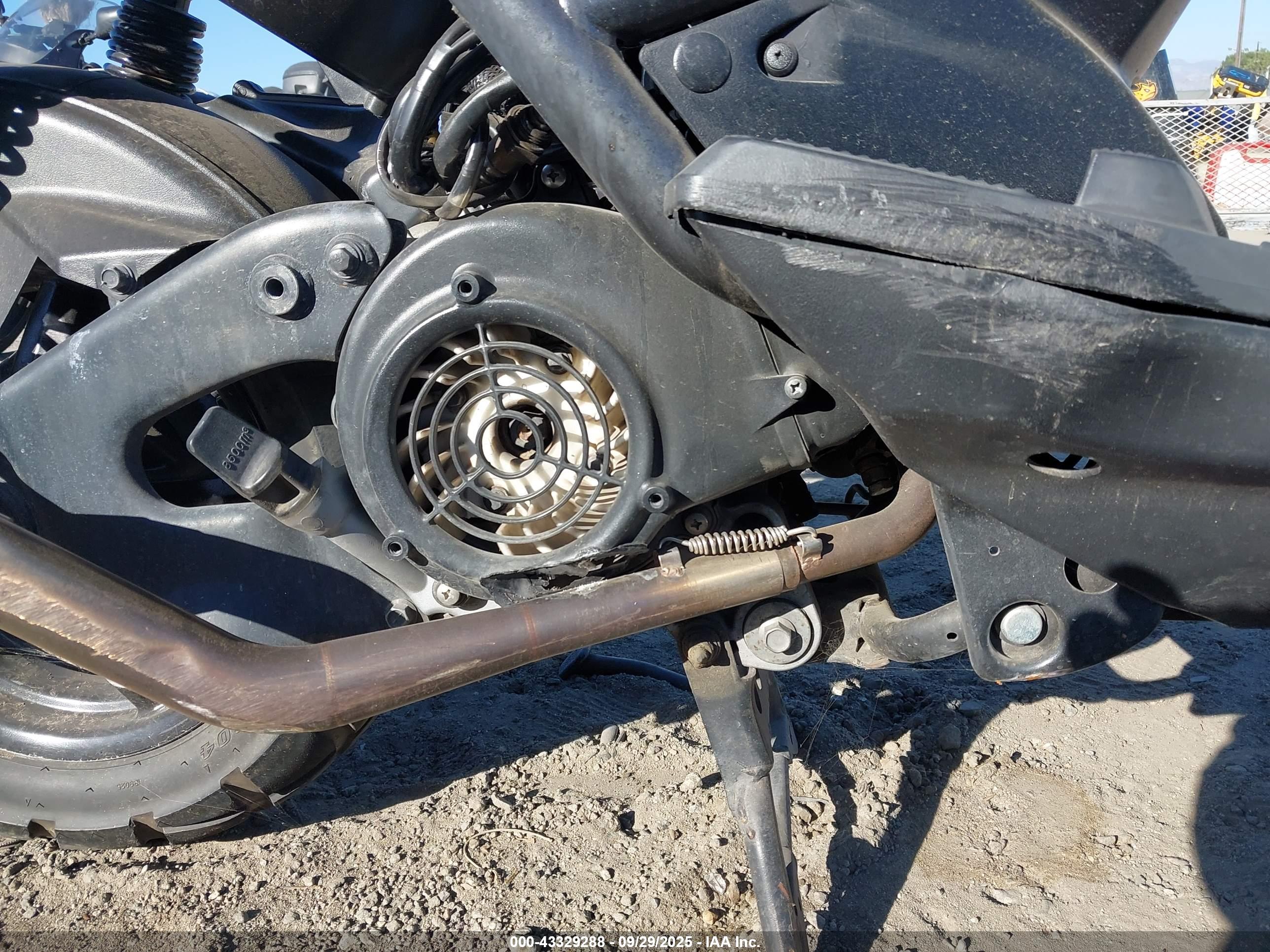 YAMAHA YW125 image 8
