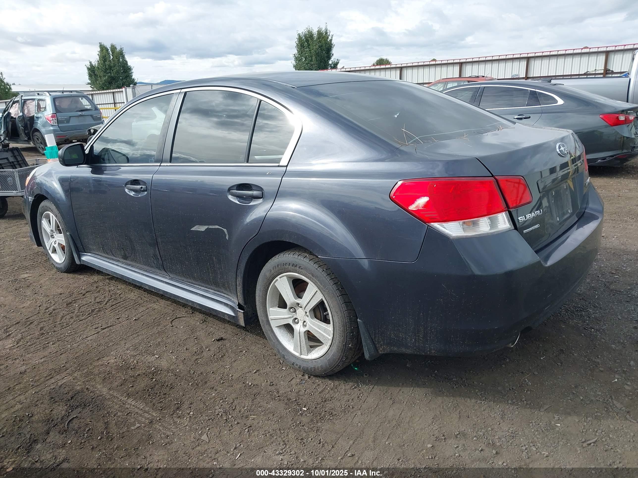 SUBARU LEGACY image 3