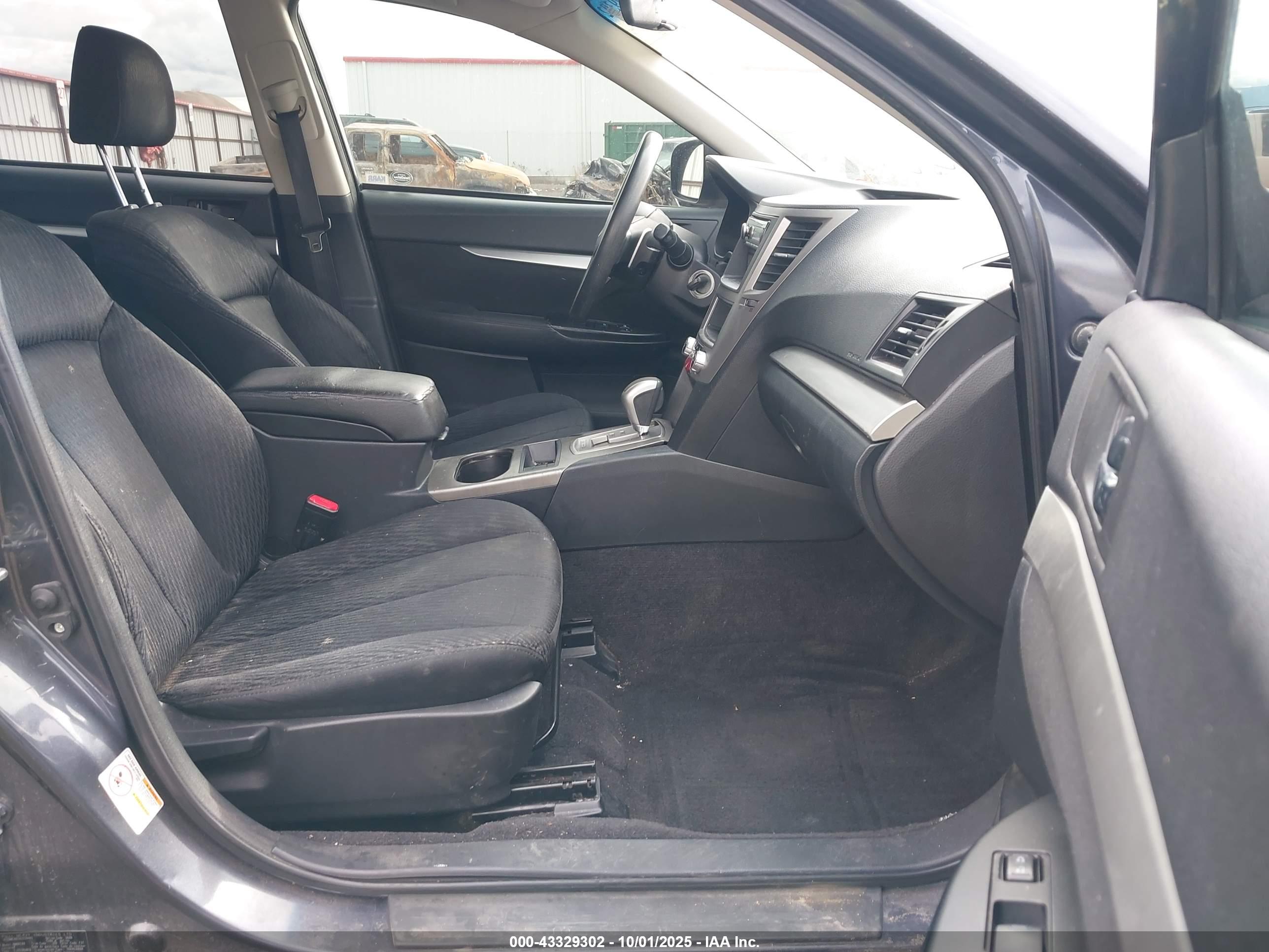 SUBARU LEGACY image 5