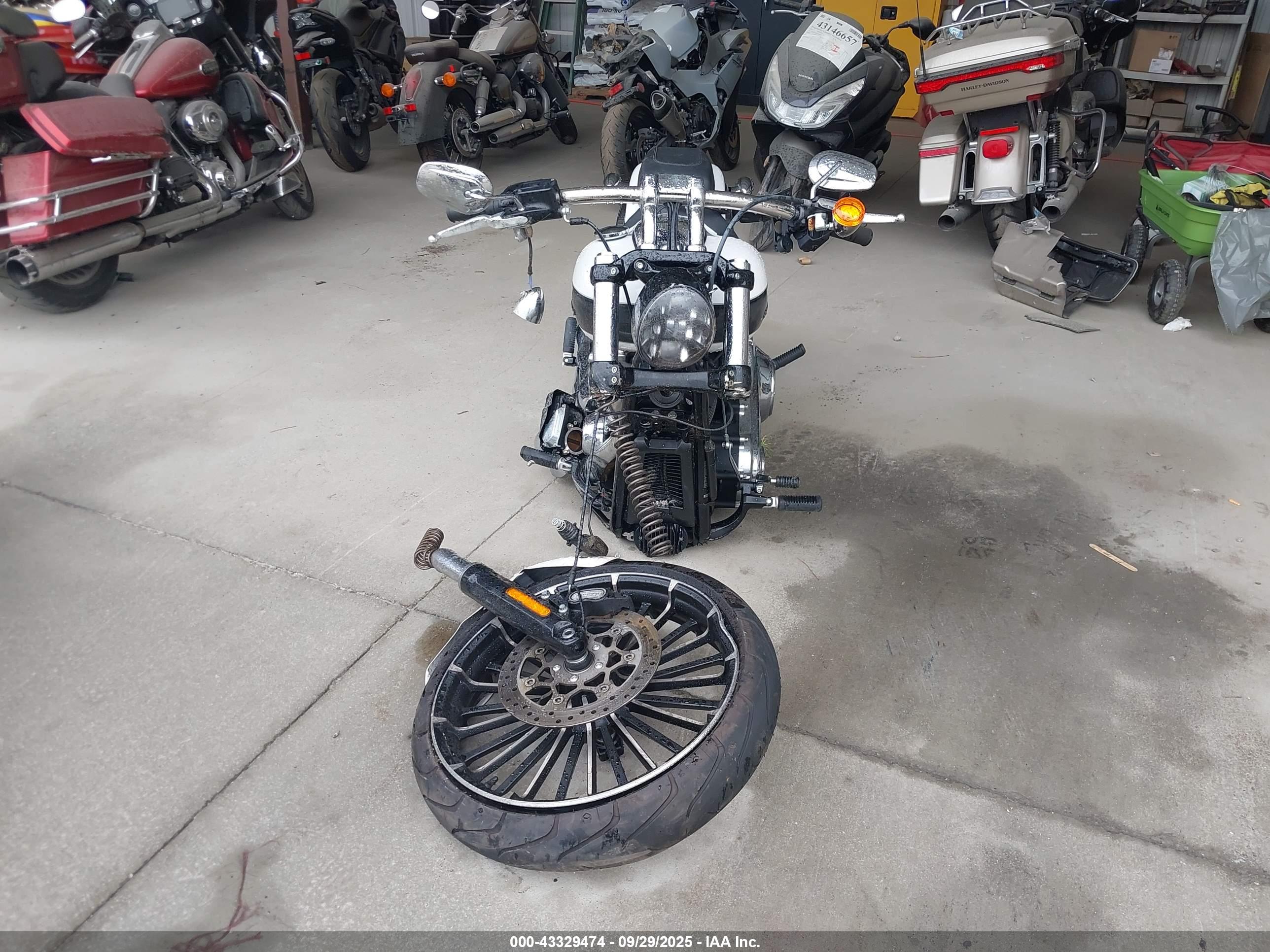 HARLEY-DAVIDSON FXBR image 5