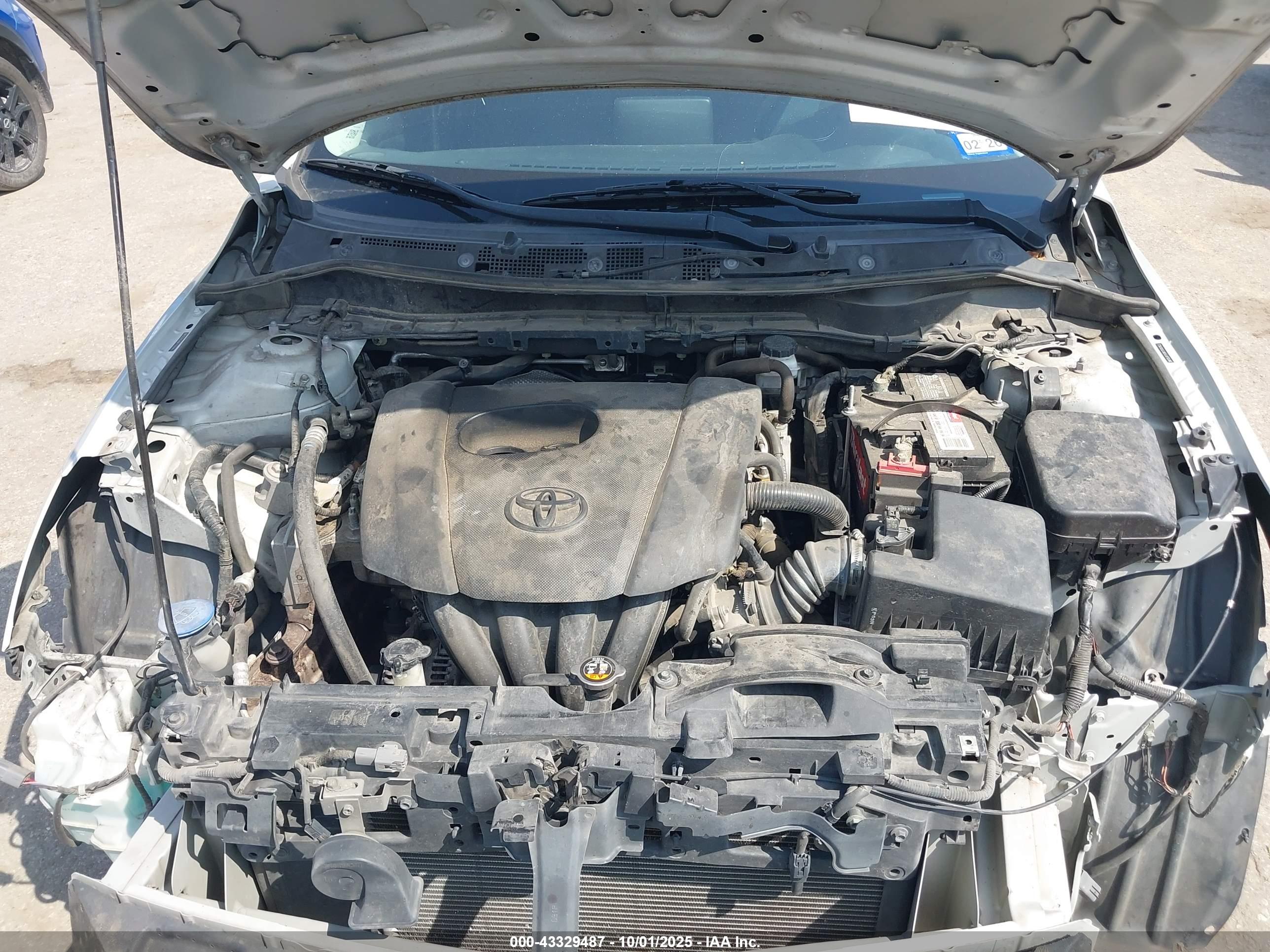 TOYOTA YARIS image 10