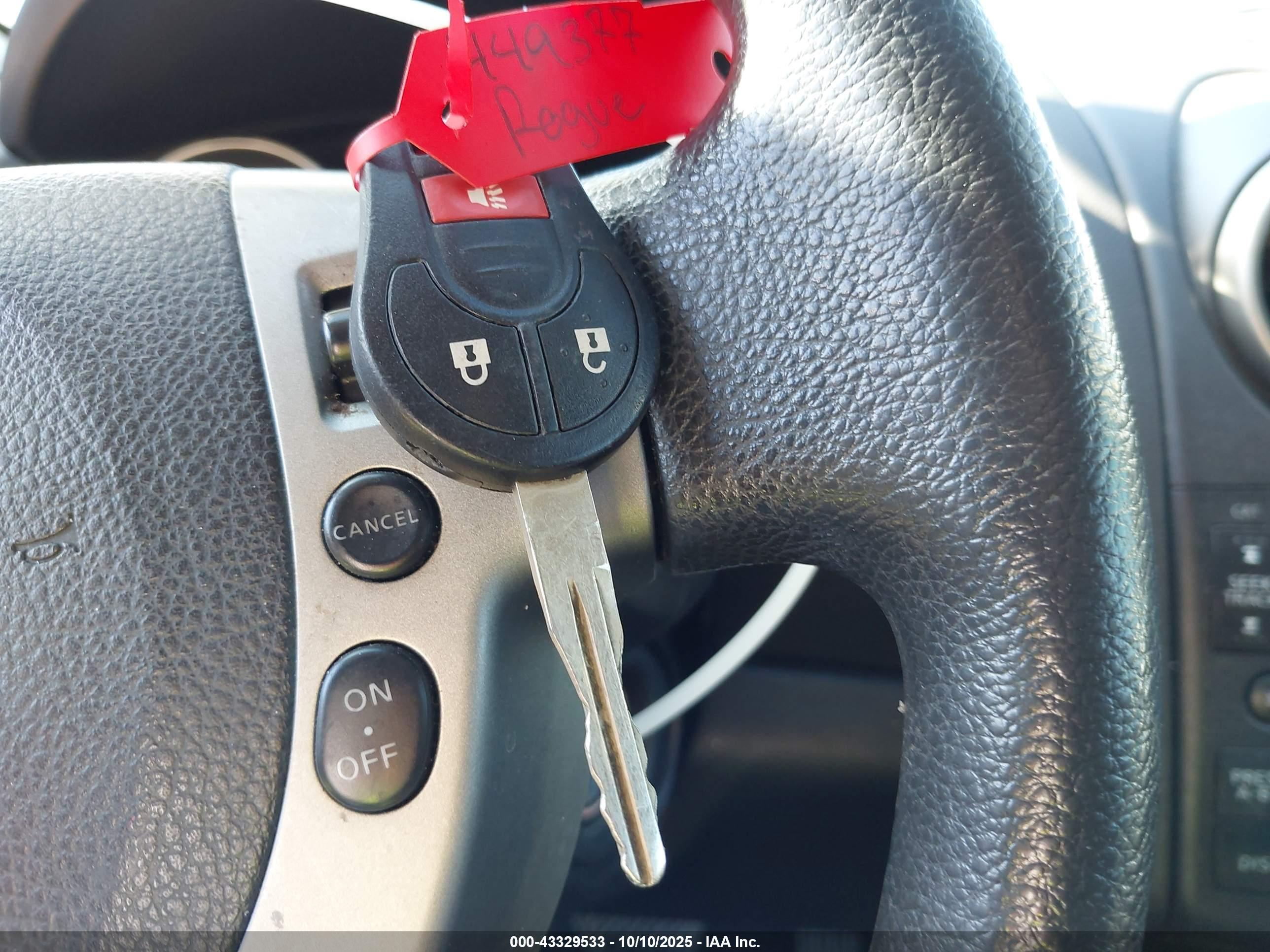 NISSAN ROGUE image 11