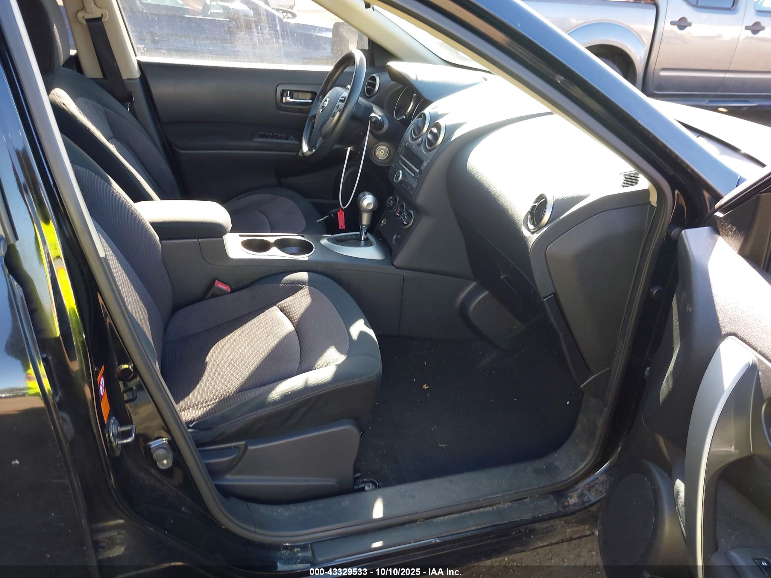 NISSAN ROGUE image 5