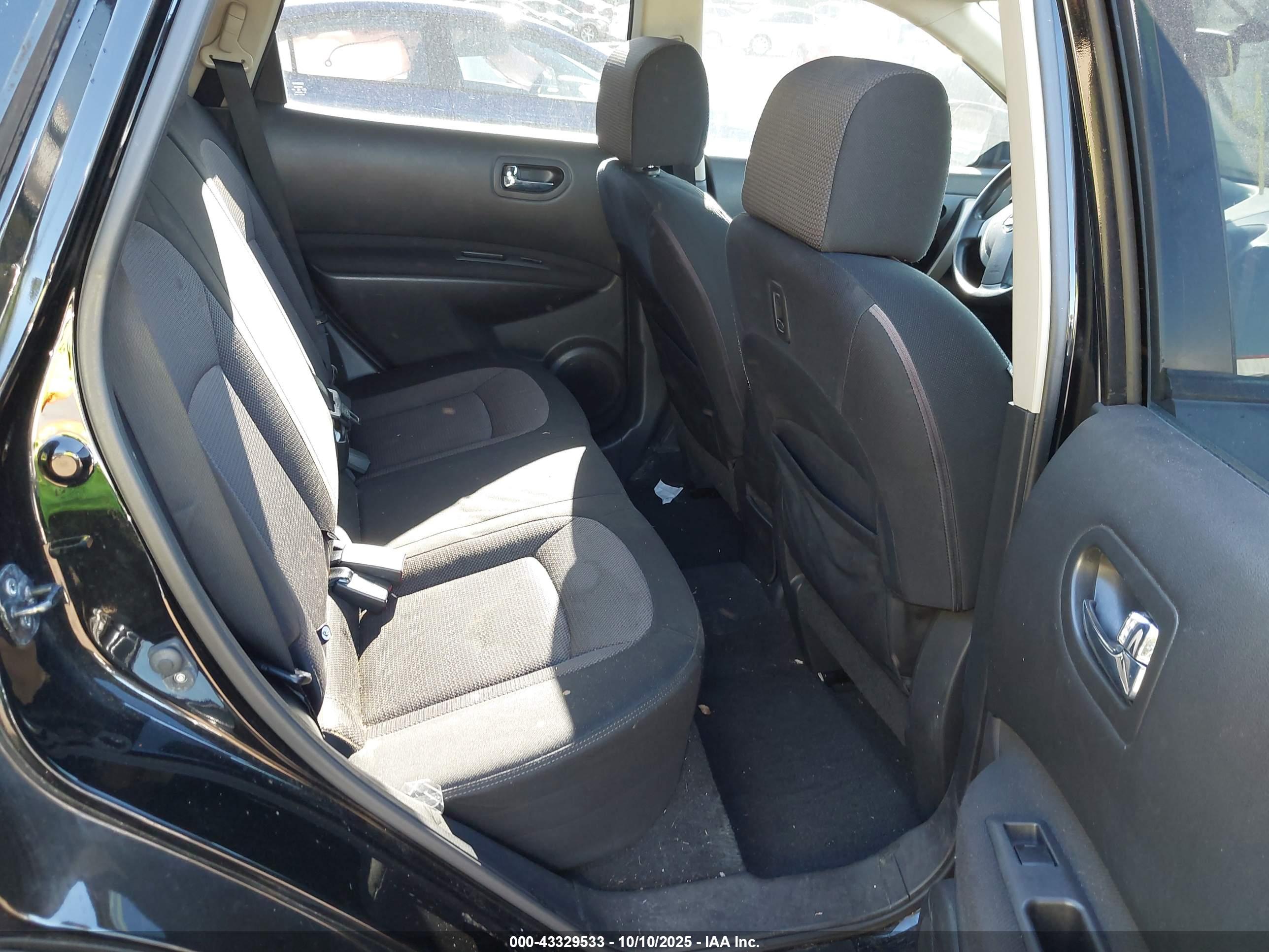 NISSAN ROGUE image 8