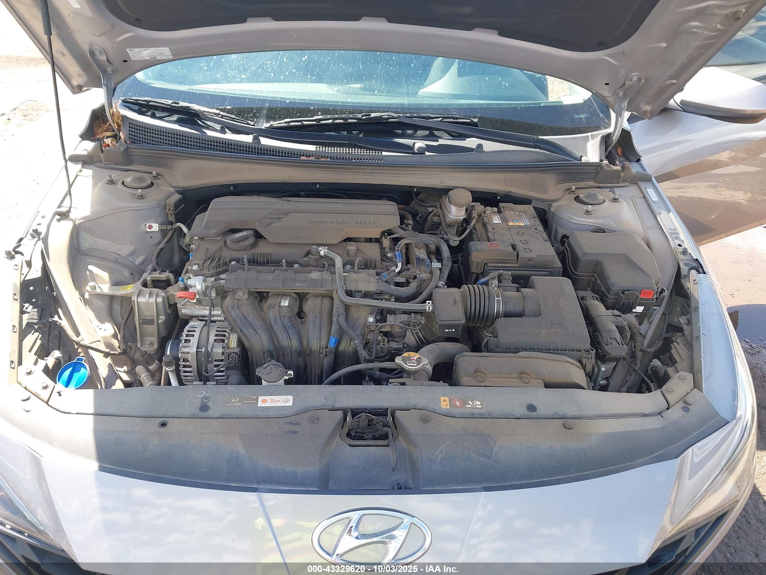 HYUNDAI ELANTRA image 10