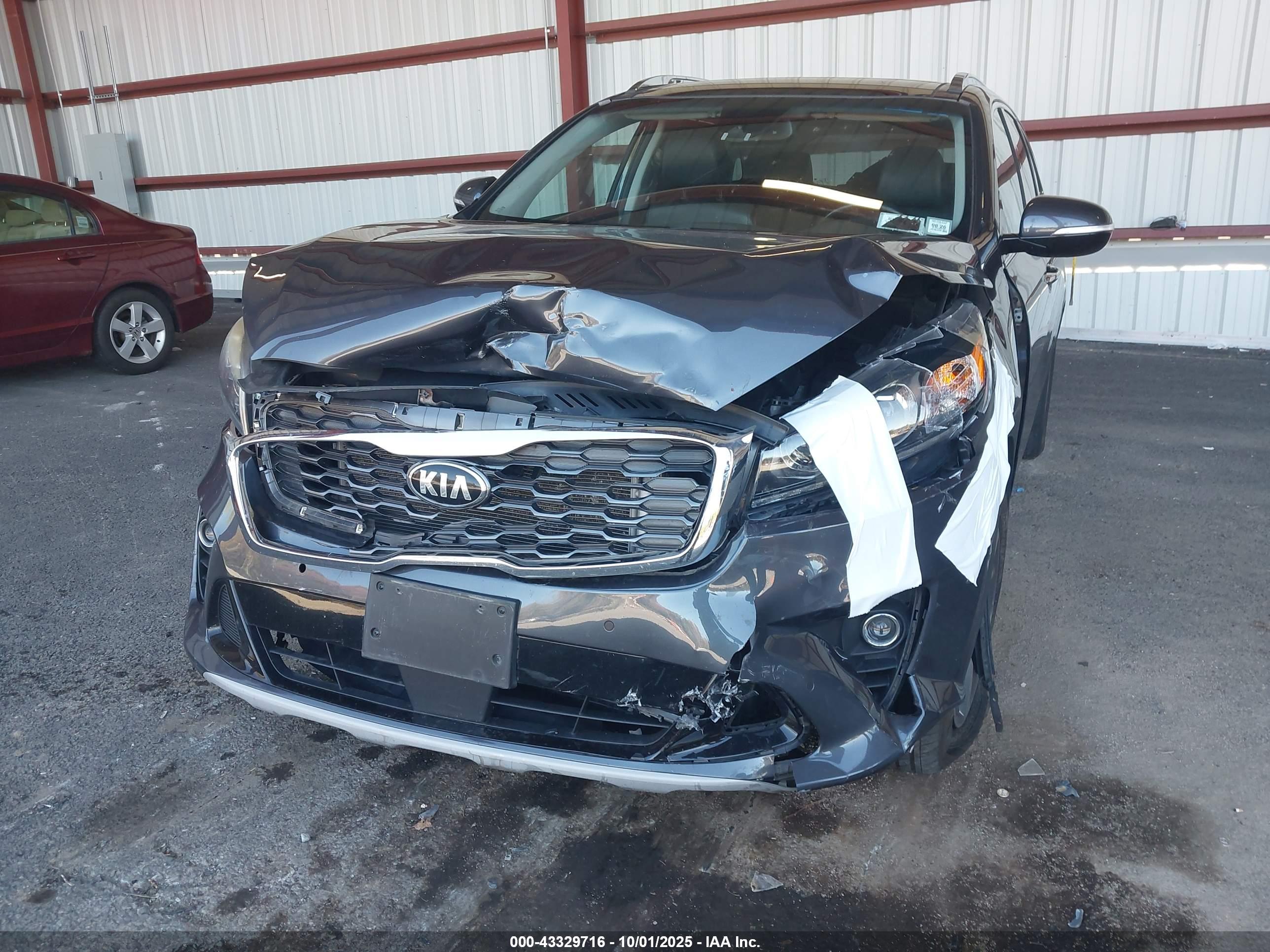 KIA SORENTO image 6