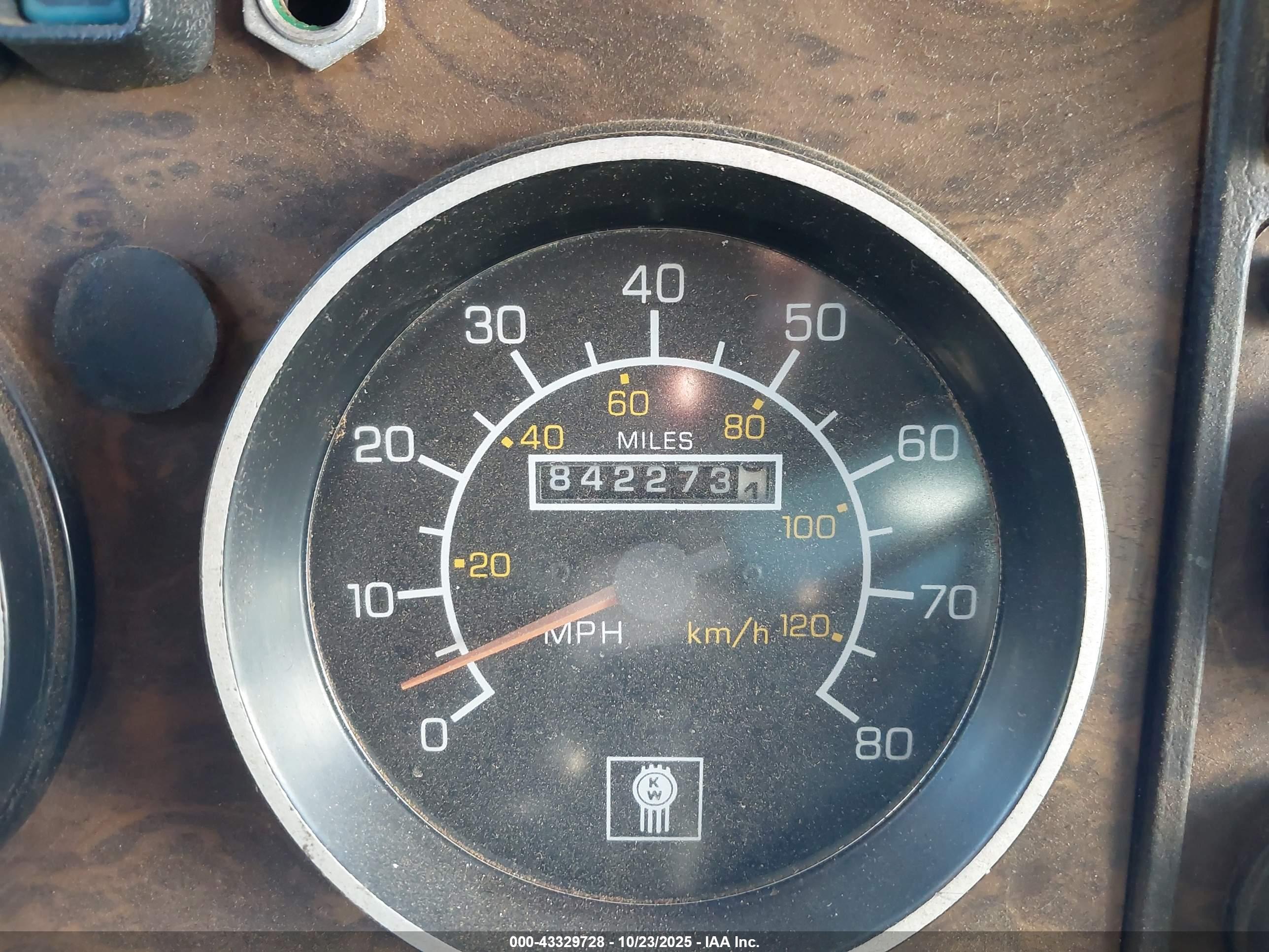 KENWORTH CONSTRUCTION image 6