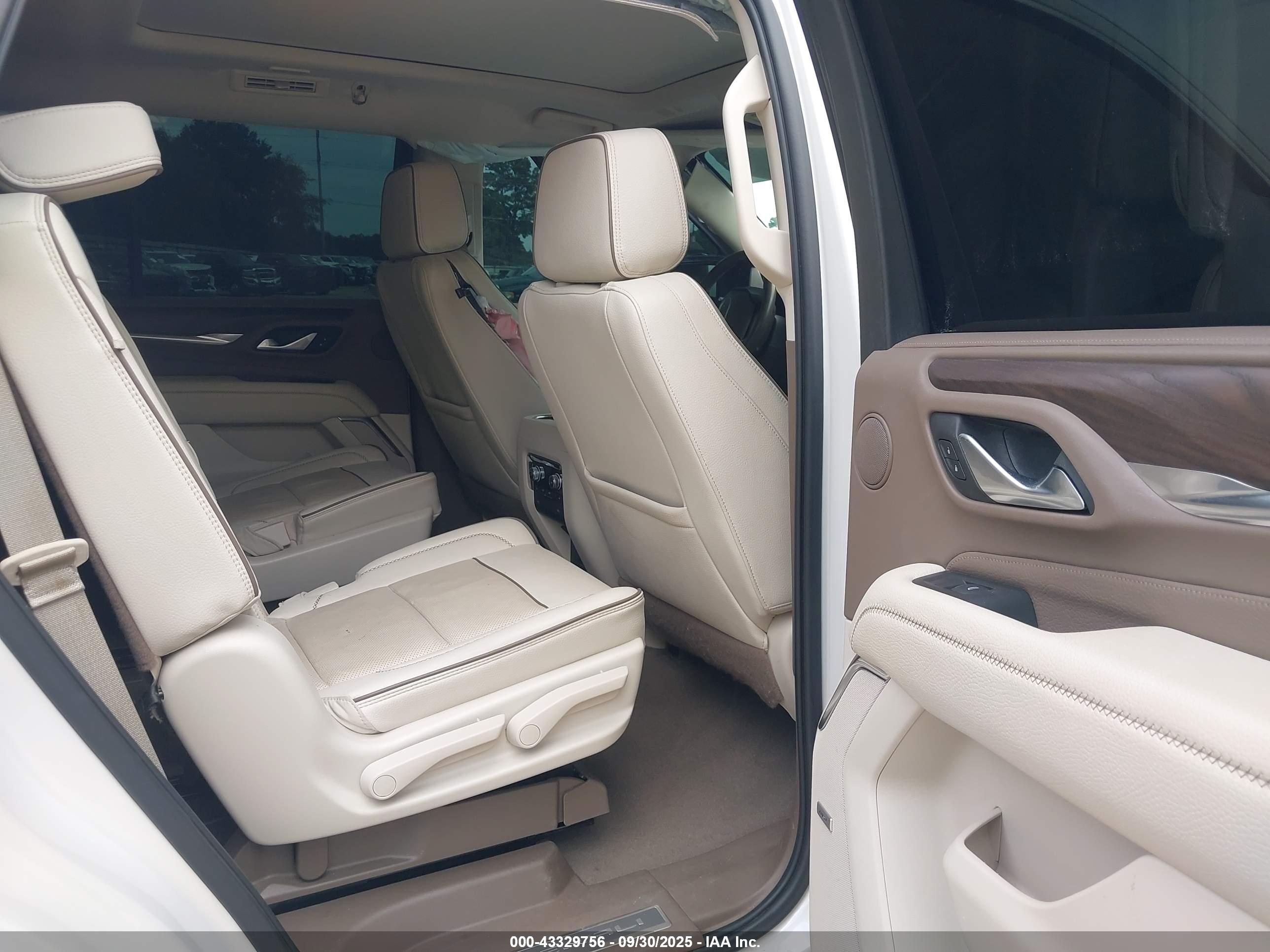 GMC YUKON image 8