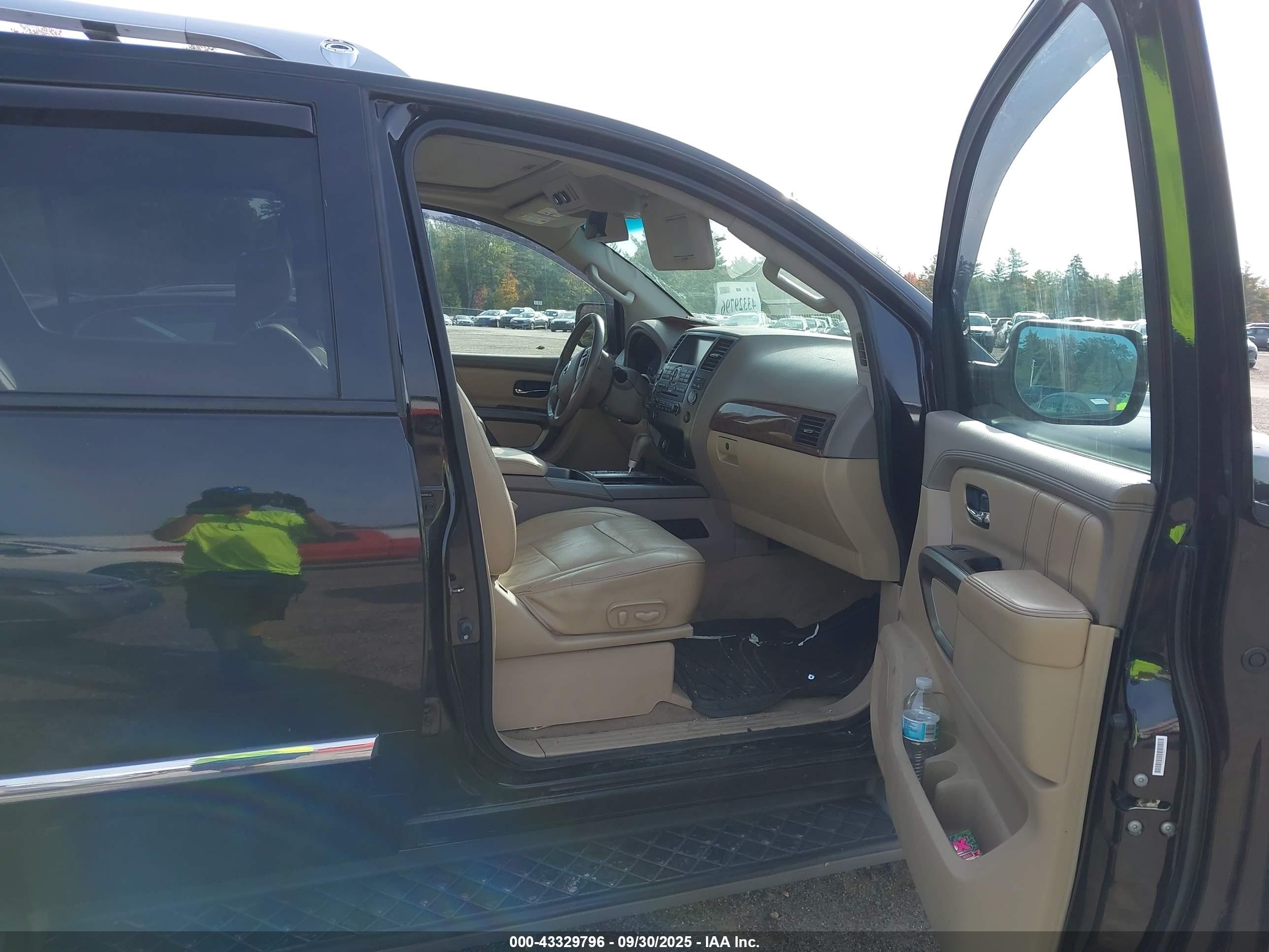NISSAN ARMADA image 5