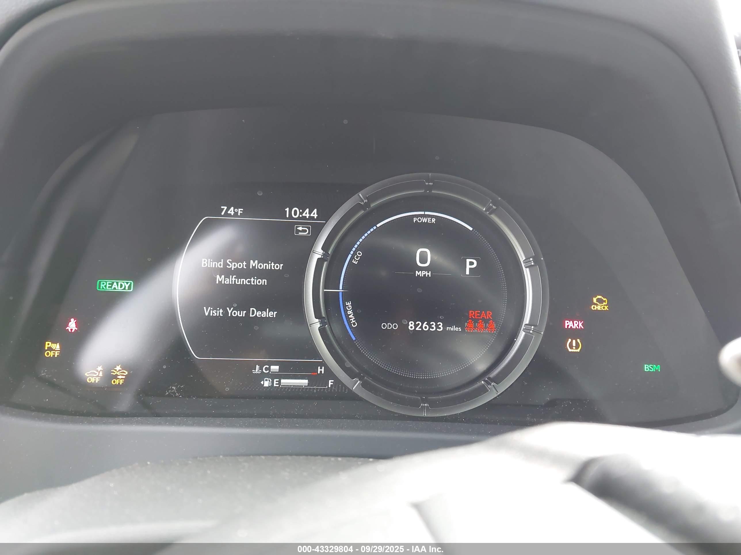 LEXUS UX image 7