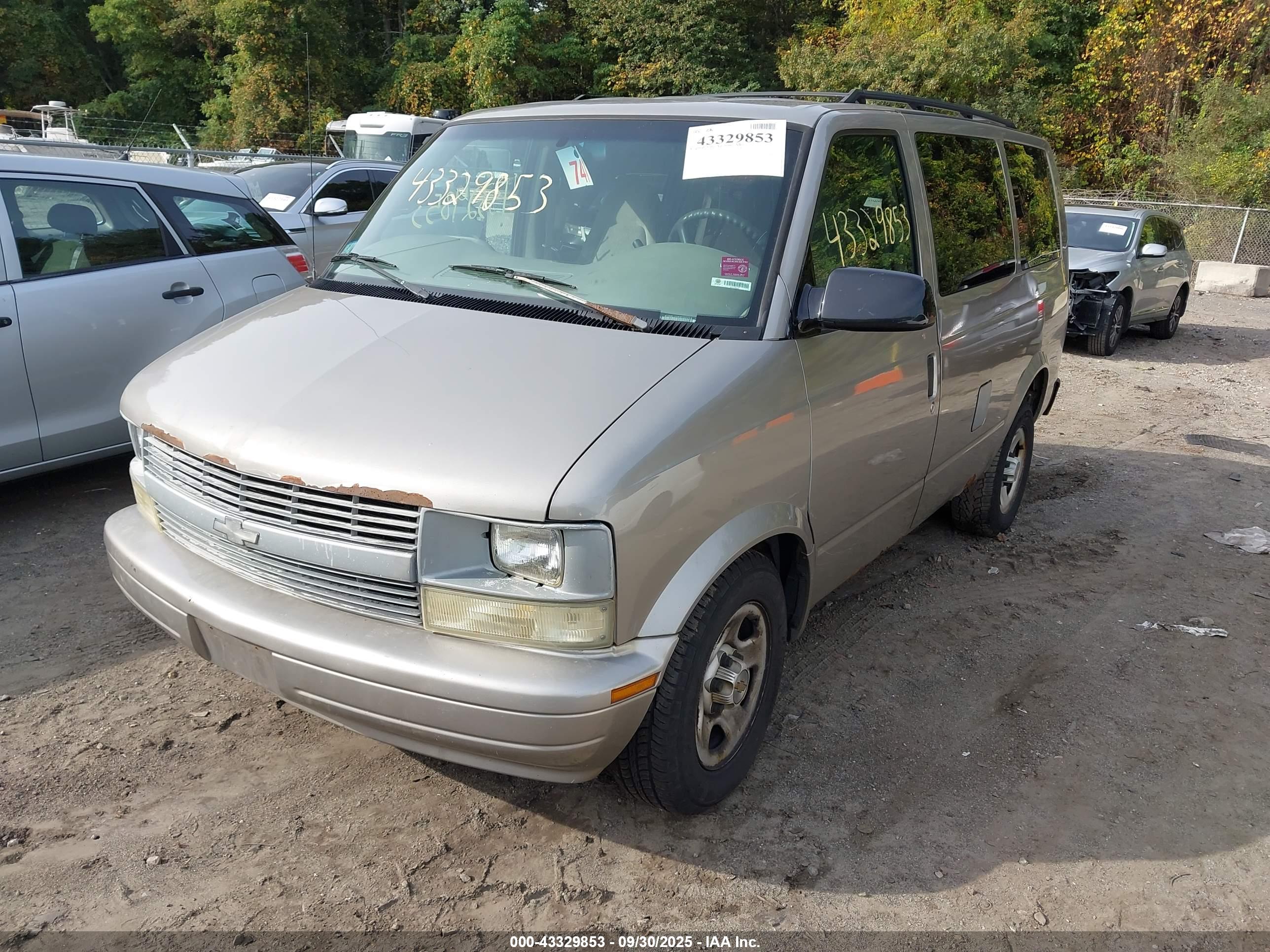CHEVROLET ASTRO image 2