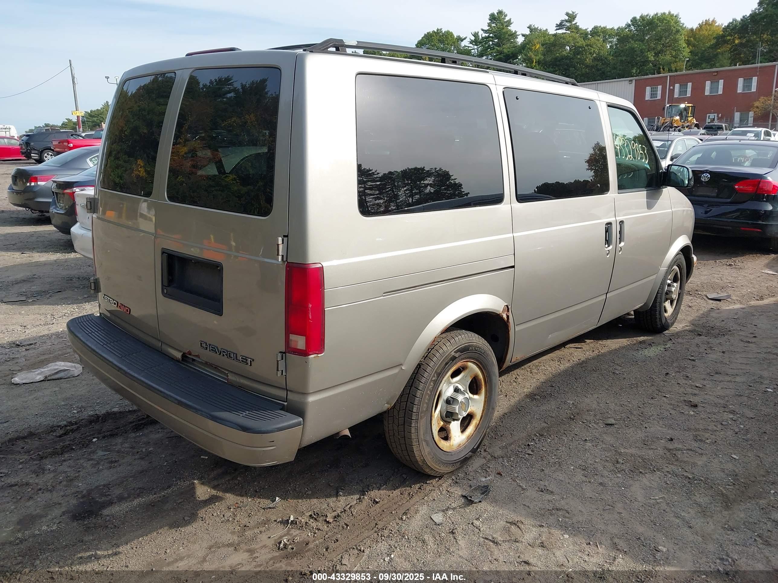 CHEVROLET ASTRO image 4
