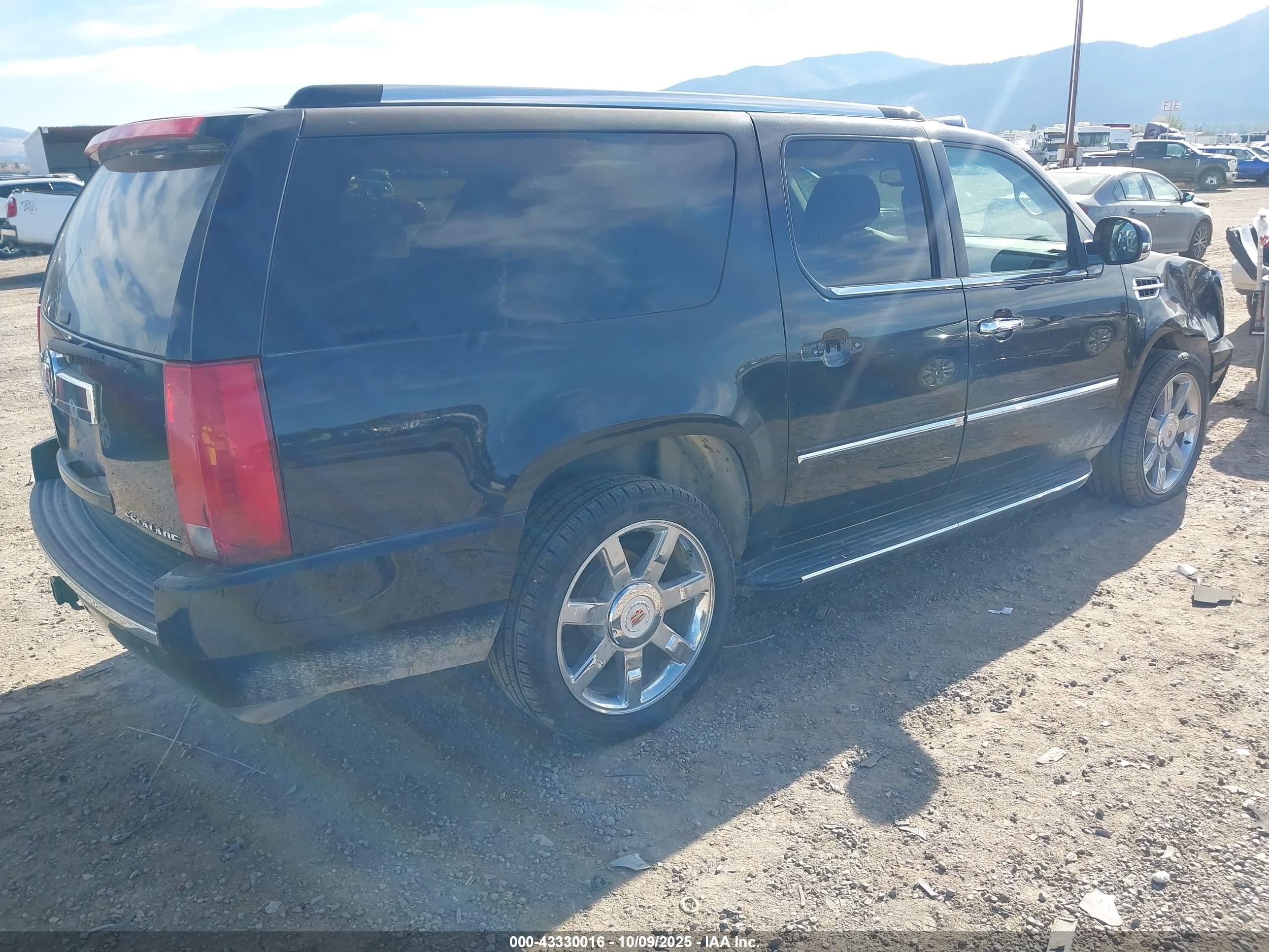 CADILLAC ESCALADE image 4