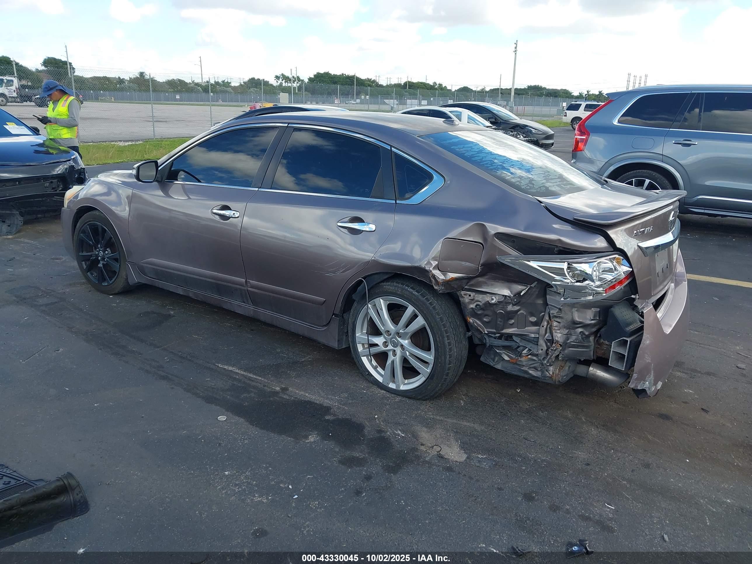 NISSAN ALTIMA image 3