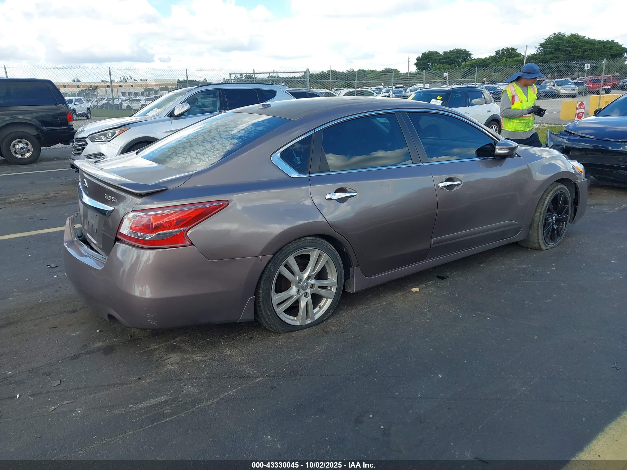 NISSAN ALTIMA image 4