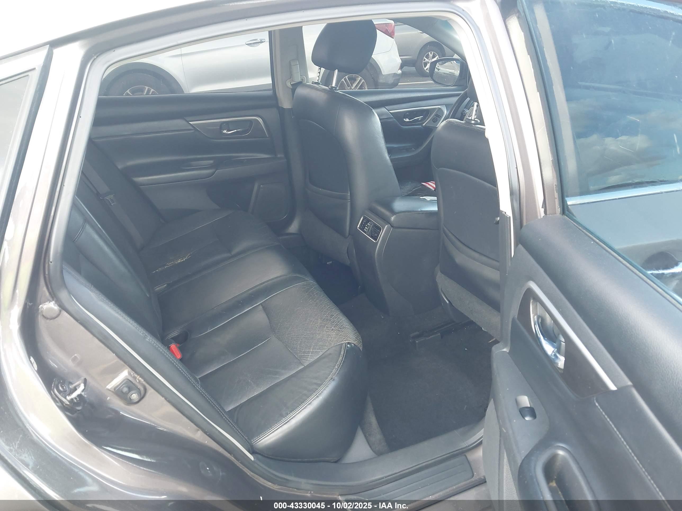 NISSAN ALTIMA image 8