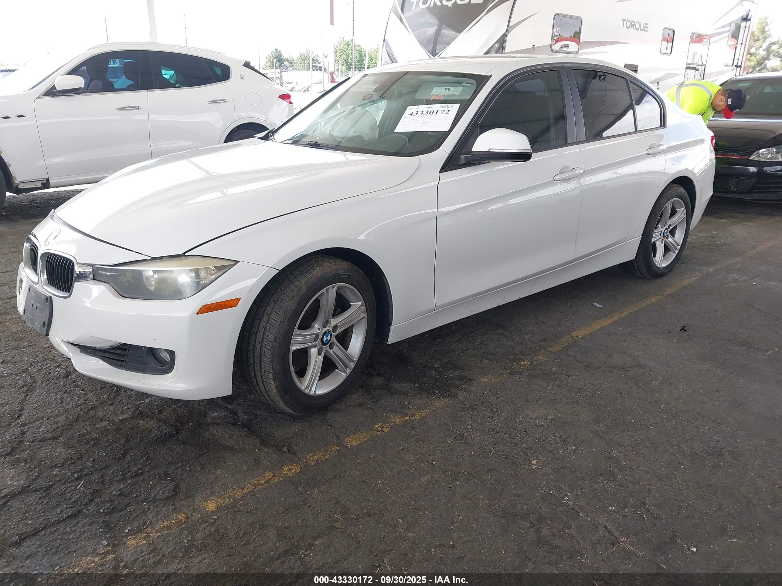 BMW 328I image 2