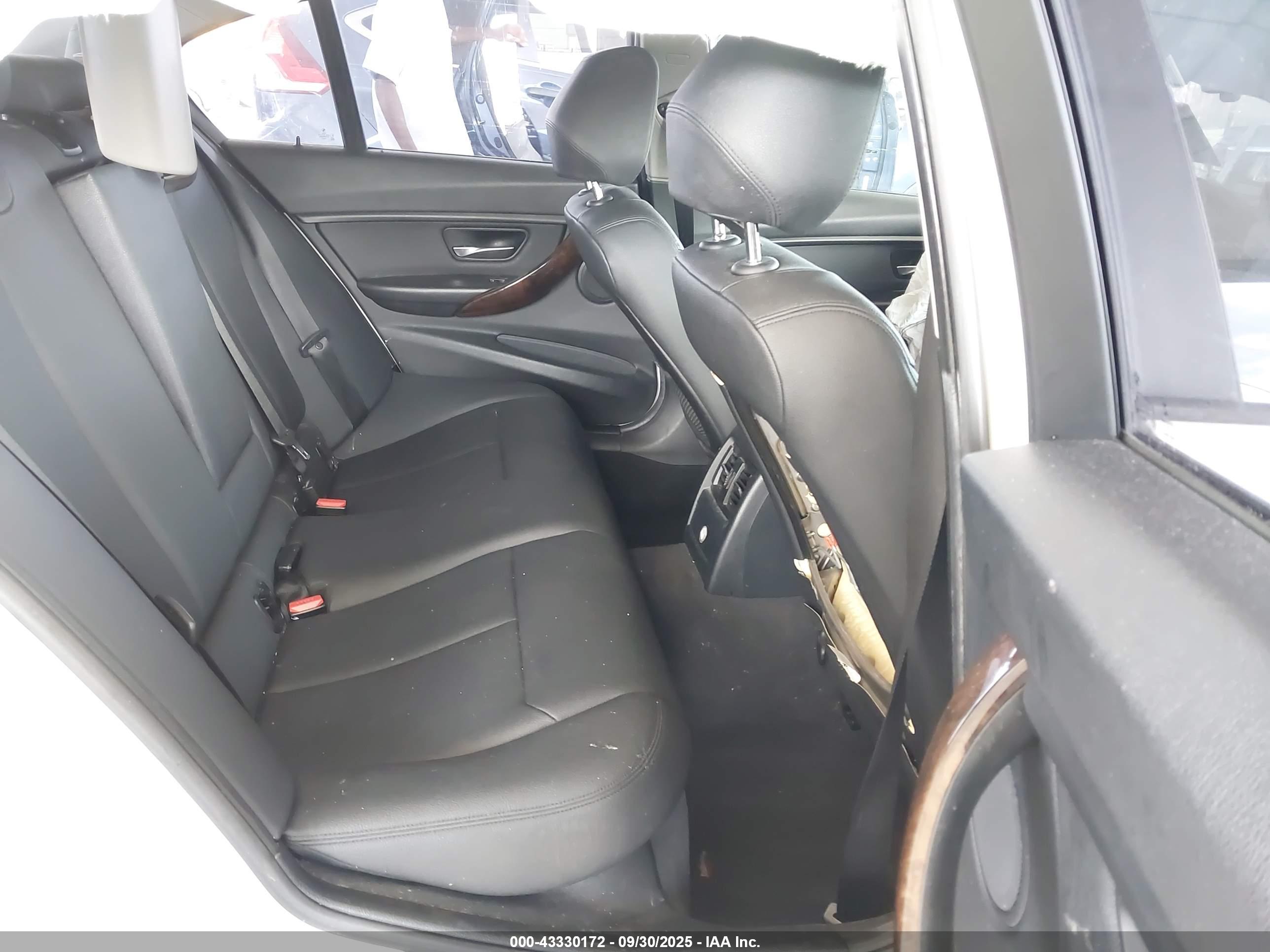 BMW 328I image 8