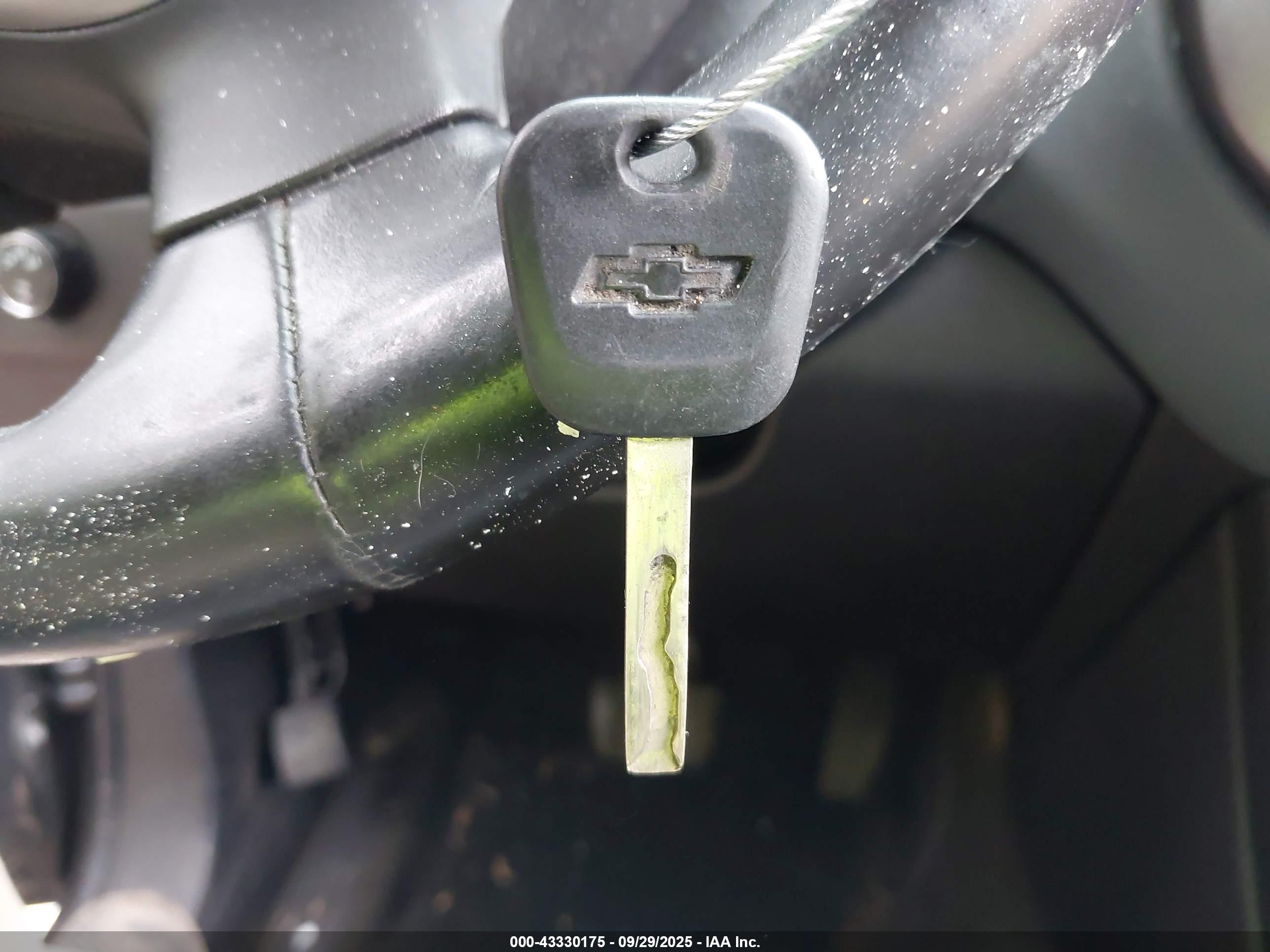 CHEVROLET COLORADO image 11