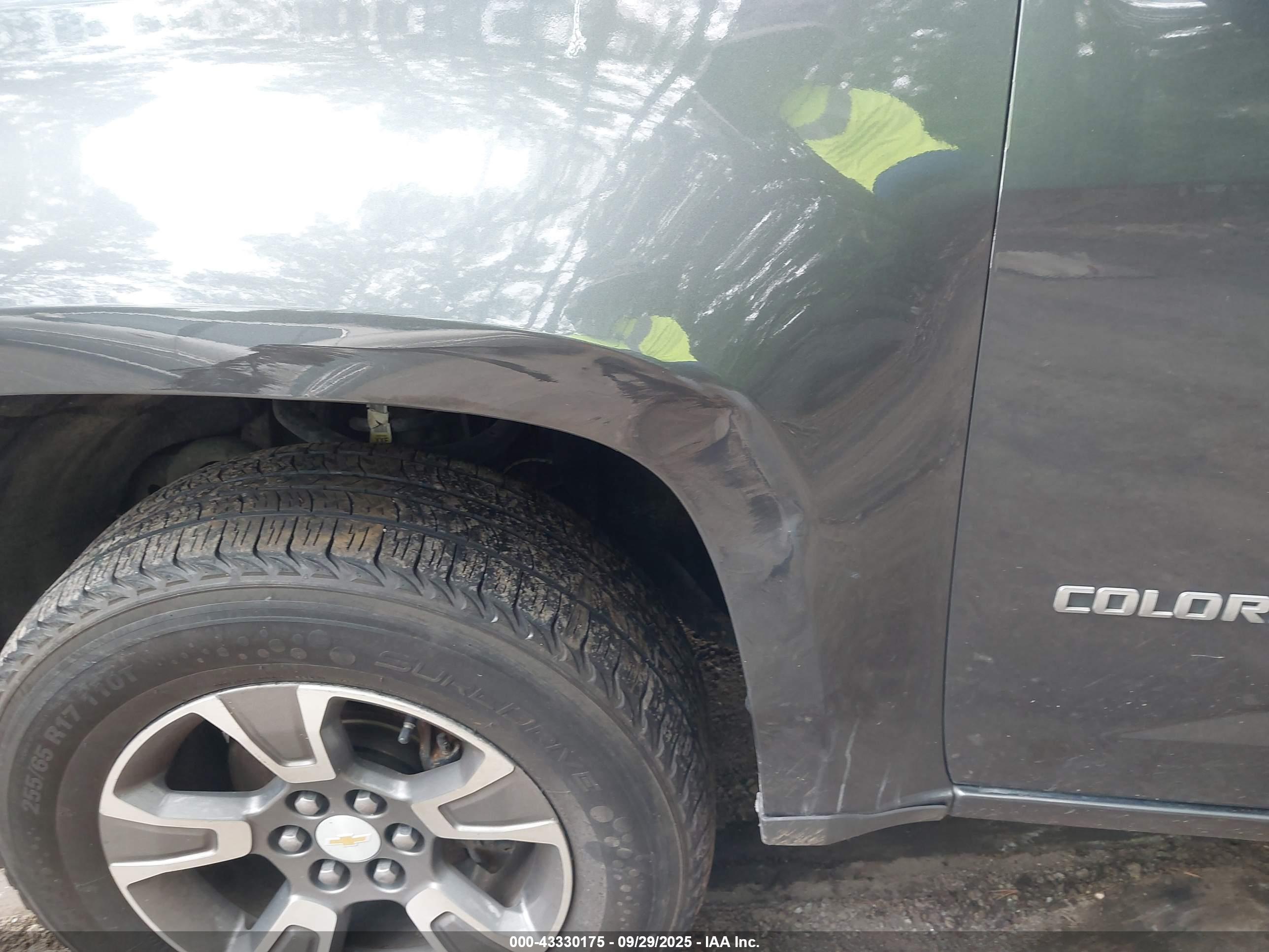 CHEVROLET COLORADO image 6